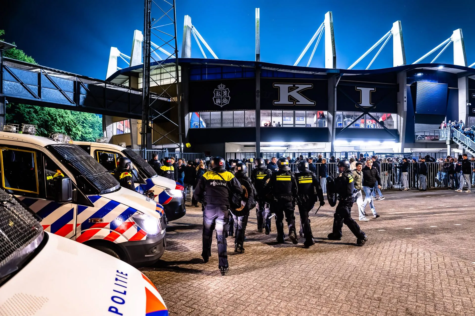 Onrust na wedstrijd Willem II – FC Dordrecht: Mobiele eenheid grijpt in