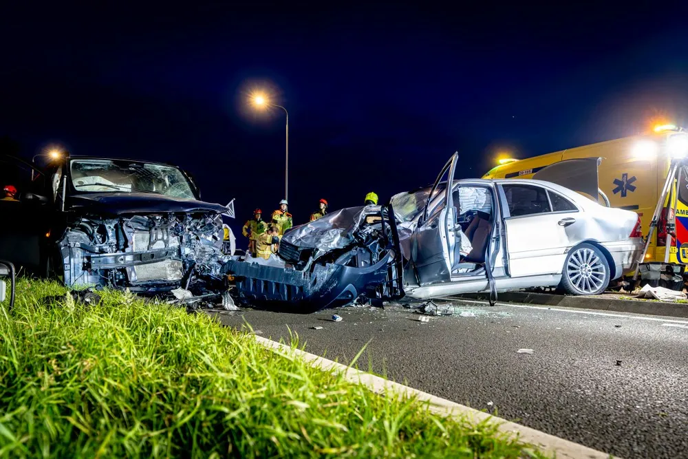 [VIDEO] Meerdere zwaargewonden bij ernstig ongeval op Heistraat Oosteind