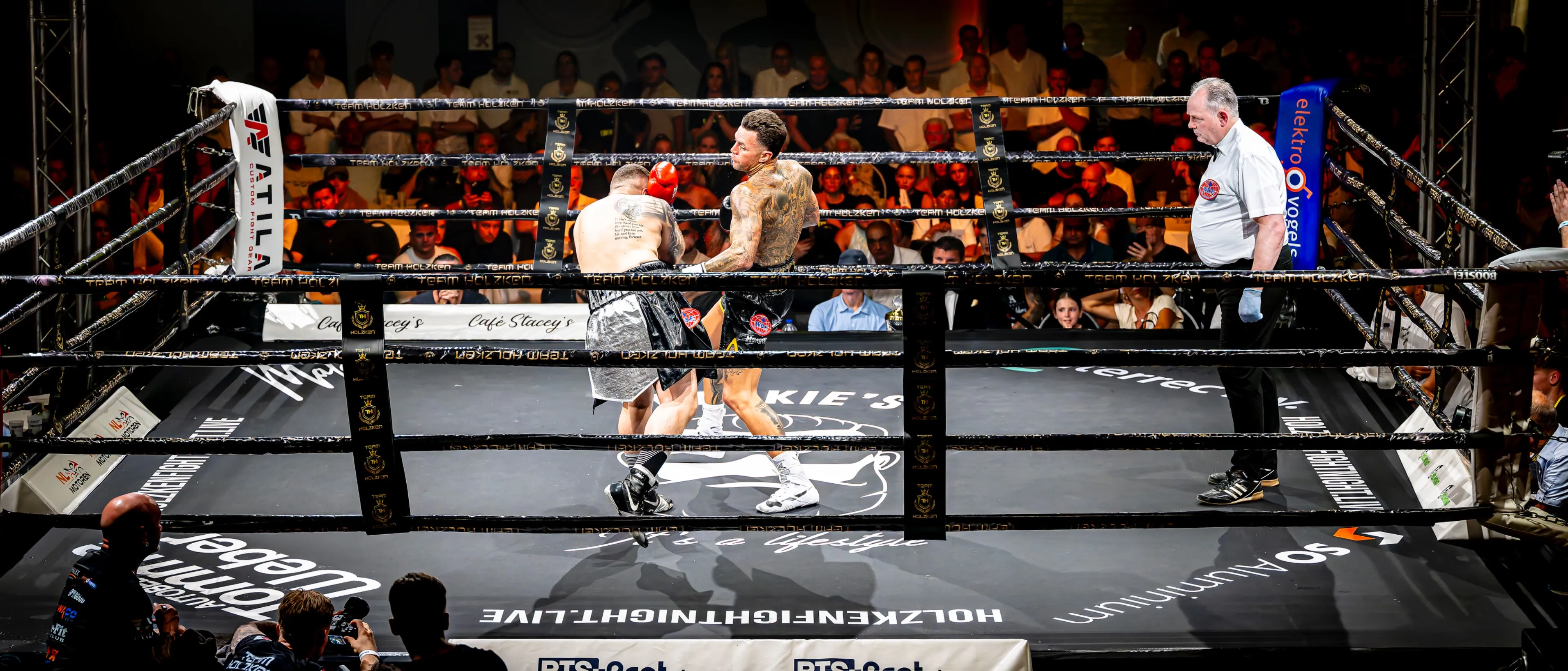 Nieky Holzken wint spectaculair titelgevecht in Helmond