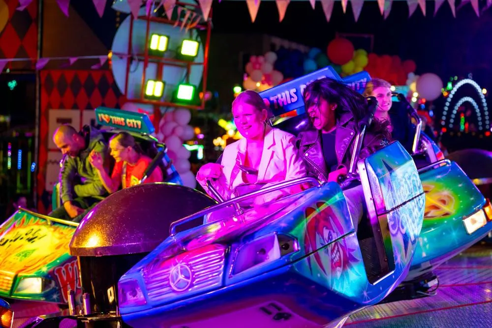 Demonstratie van 150 FC Den Bosch-supporters op Bossche kermis tegen Syrische jongeren