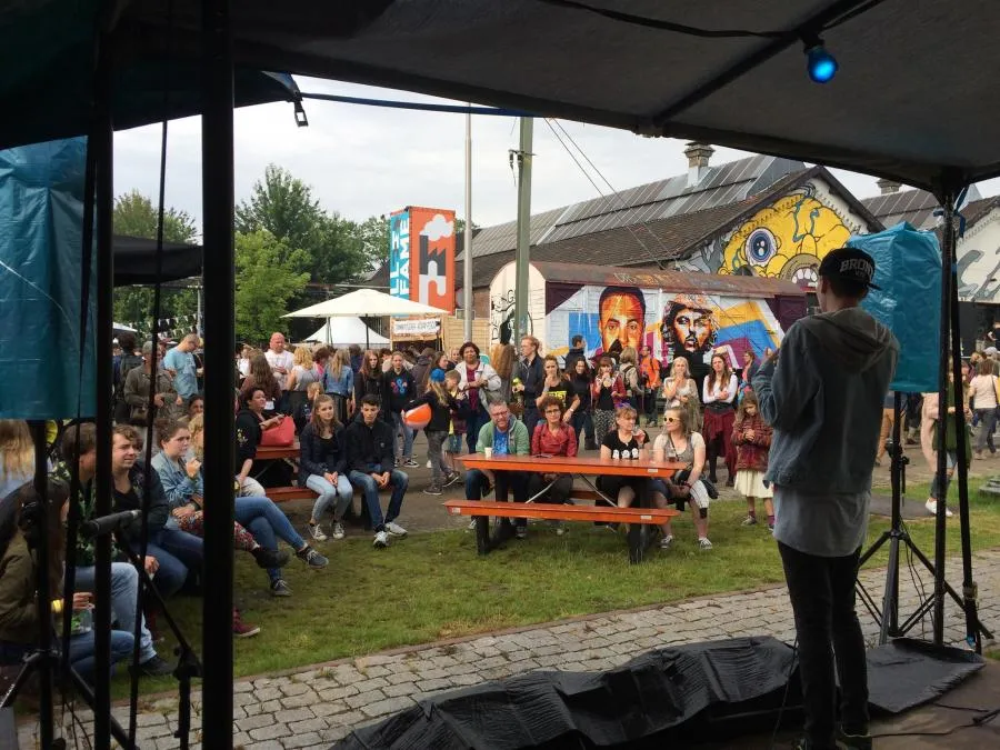 jong talent zomertour podium bloos