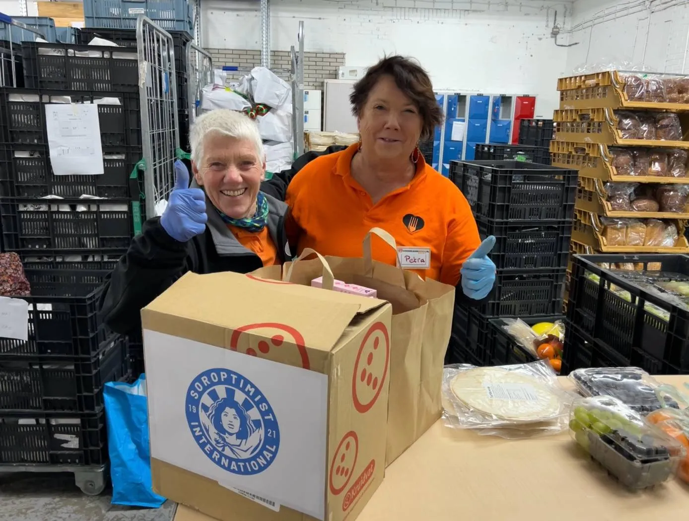 Soroptimist International Club Breda doneert menstruatieondergoed aan de Voedselbank