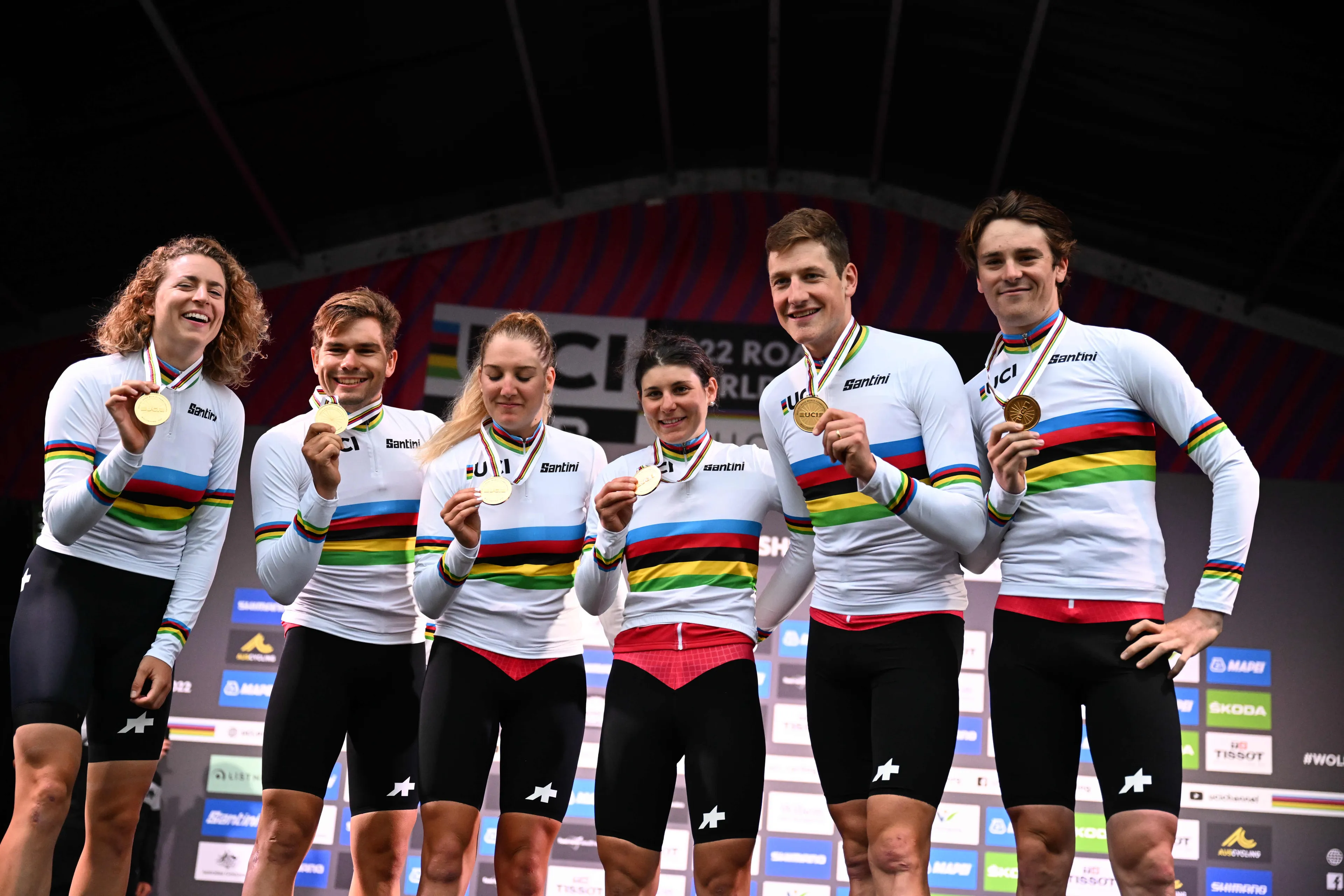 Stefan Küng , sorprendido con el oro de Suiza en la crono de relevos mixtos del Mundial