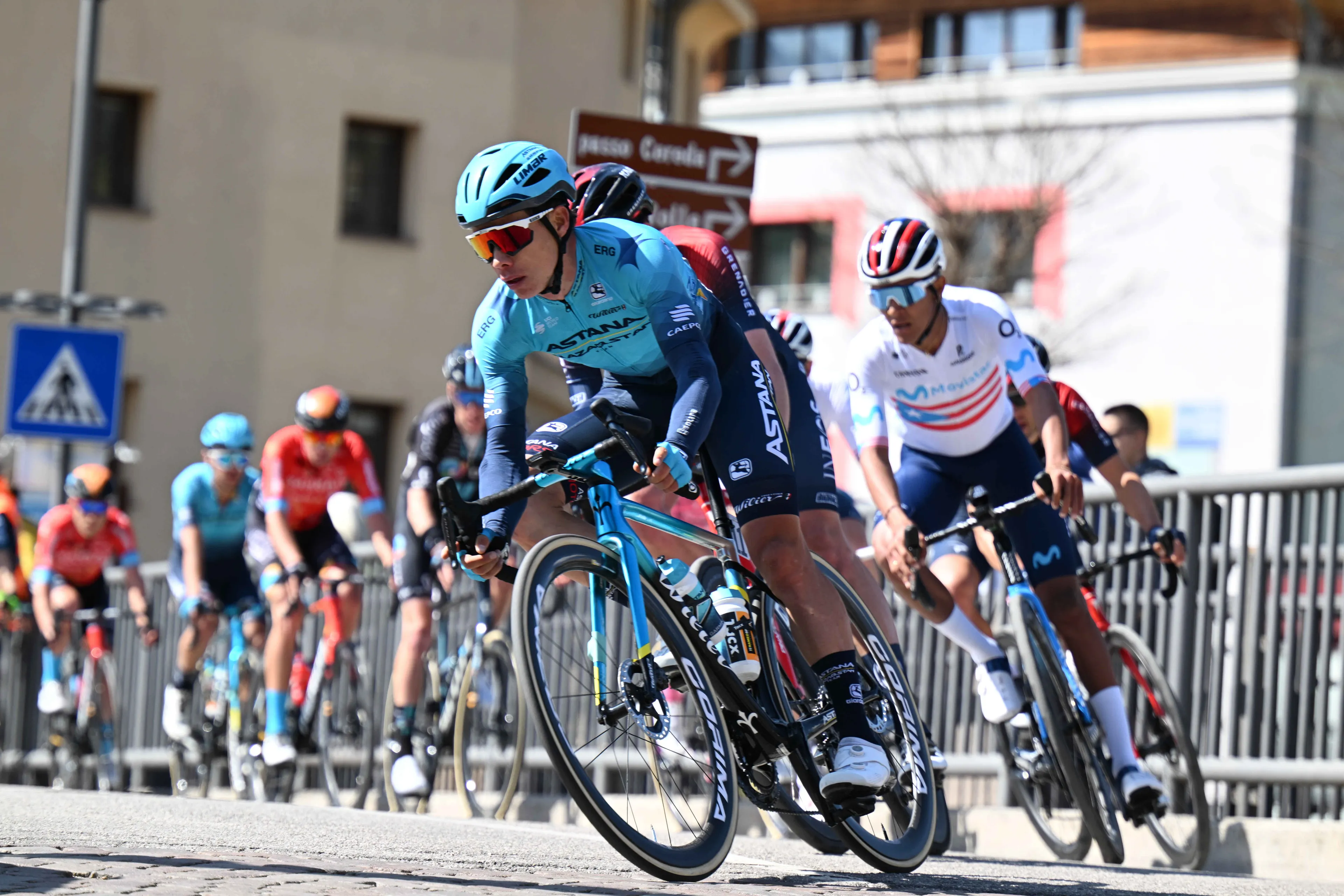 Miguel Ángel López podría haber abandonado el Giro de Italia por una reacción a una sustancia prohibida