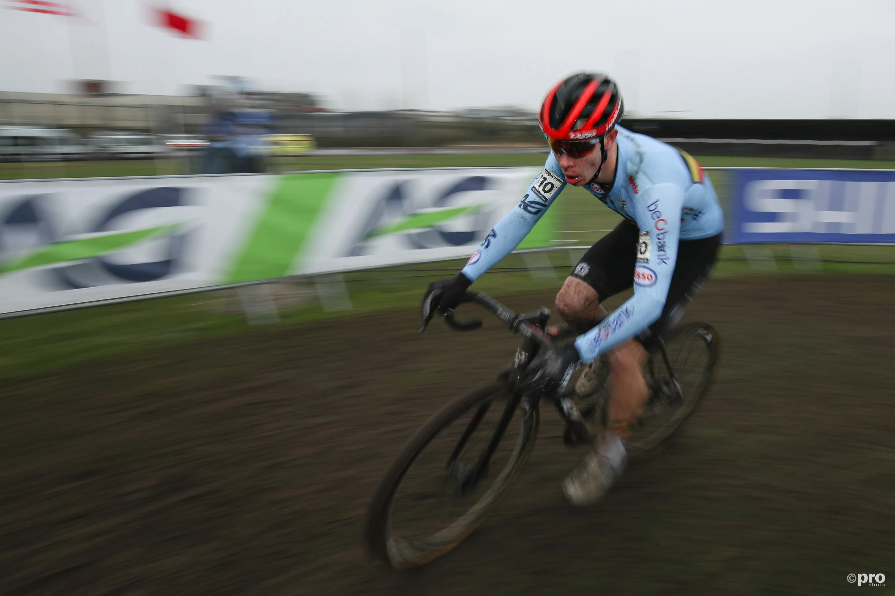 Laurens Sweeck, tras ganar en Maasmechelen: "Estoy contento de que la suerte me acompañe por una vez"