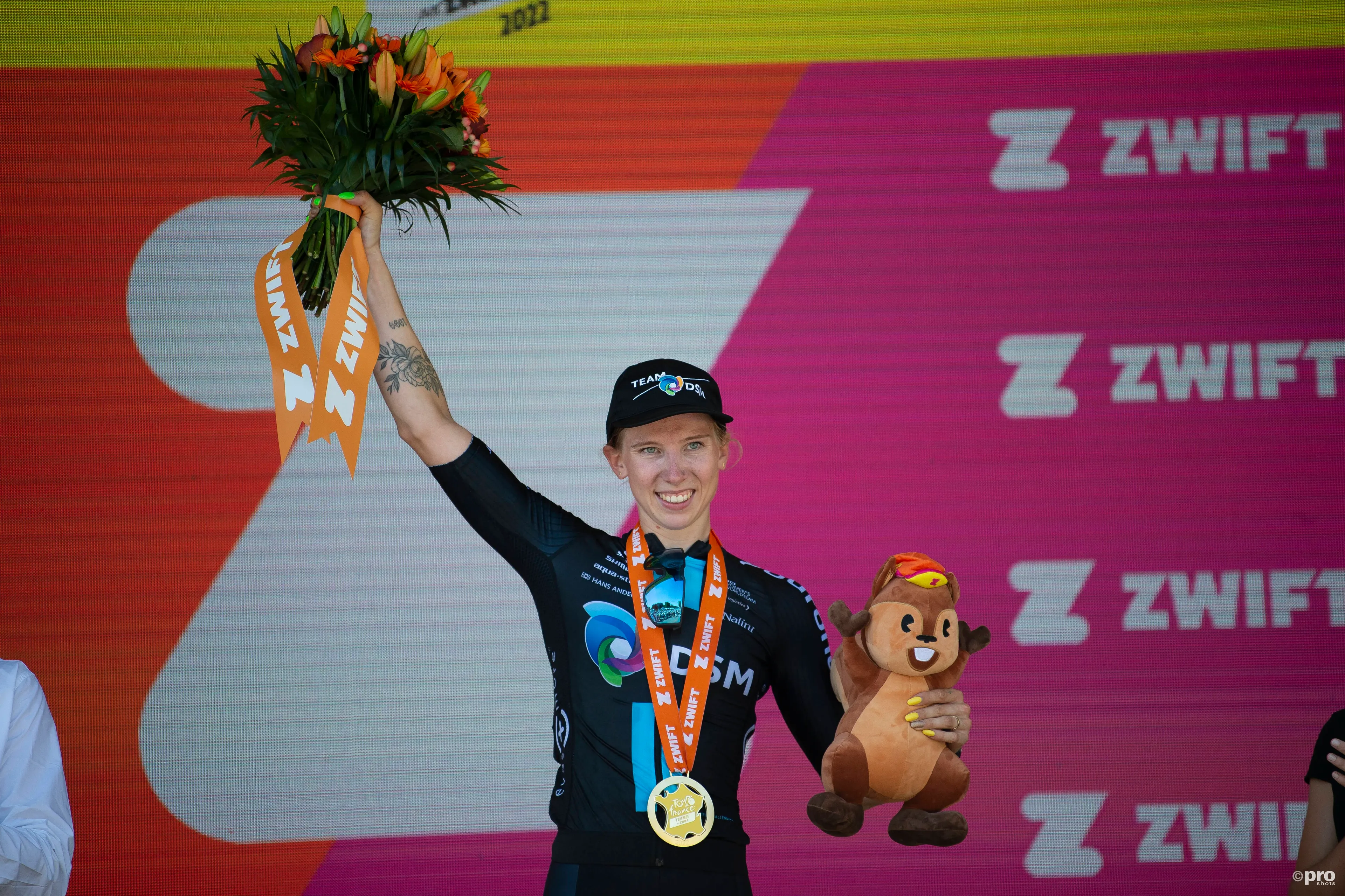 Lorena Wiebes desvela sus planes para 2023: "Sería fantástico cambiar el maillot europeo por el maillot arco iris"