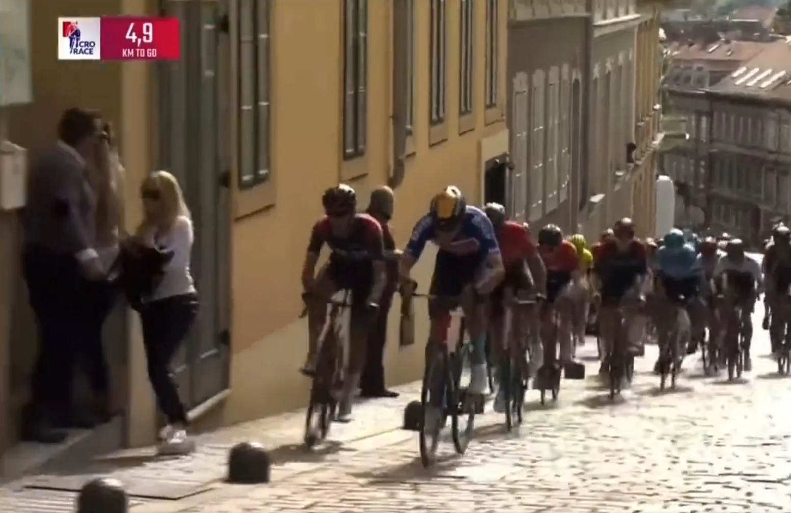 El peligroso recorrido final de Zagreb desata una sucesión de críticas hacia la UCI y la CRO Race