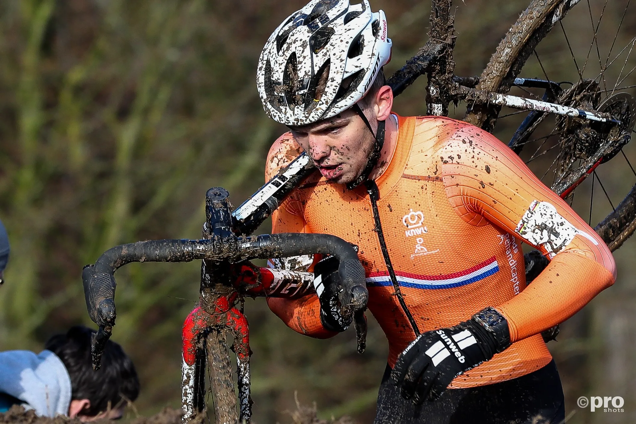 Joris Nieuwenhuis se aleja del World Tour para centrarse en el ciclocross tras firmar por el Baloise - Trek Lions