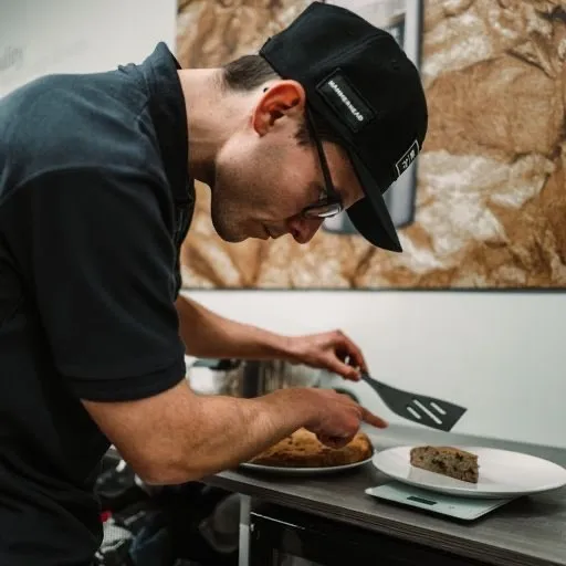 ENTREVISTA | El nutricionista del Israel Premier Tech Gabriel Martins habla sobre cómo alimenta a un equipo World Tour, incluido Chris Froome