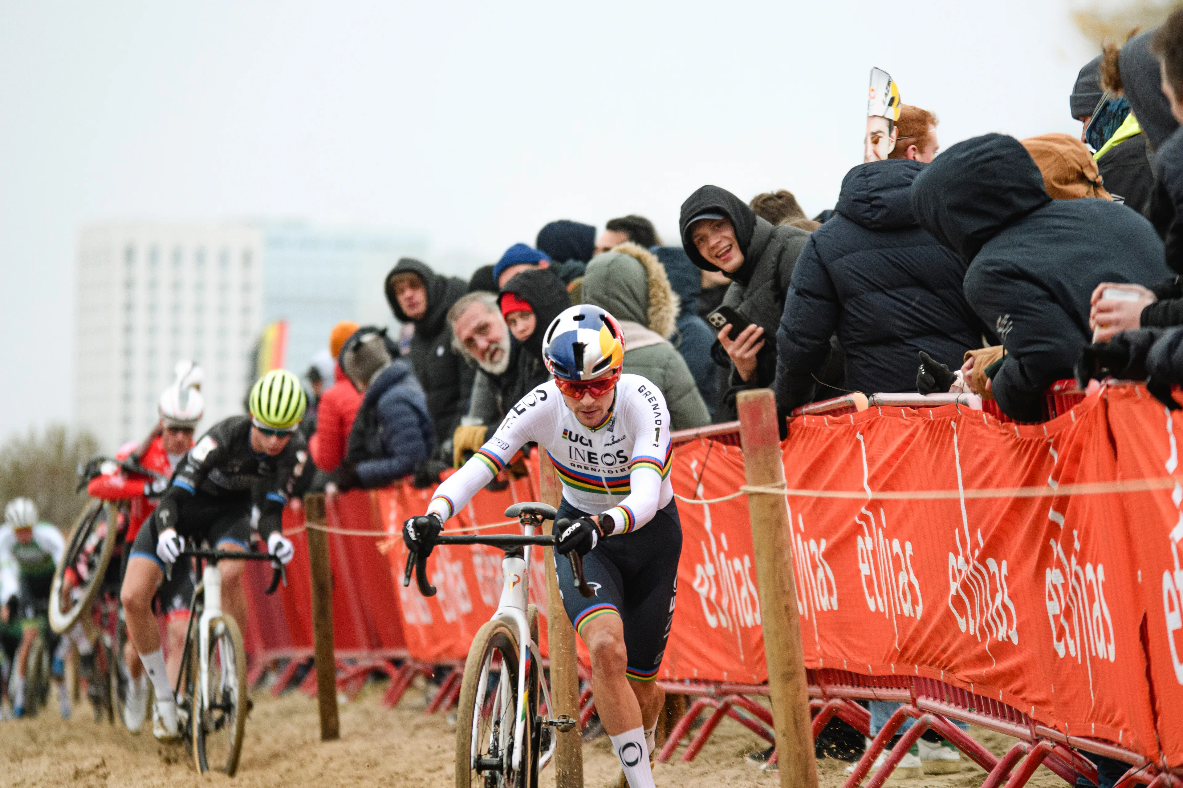 La caída de Baal puede haber acabado con la temporada de ciclocross de Tom Pidcock