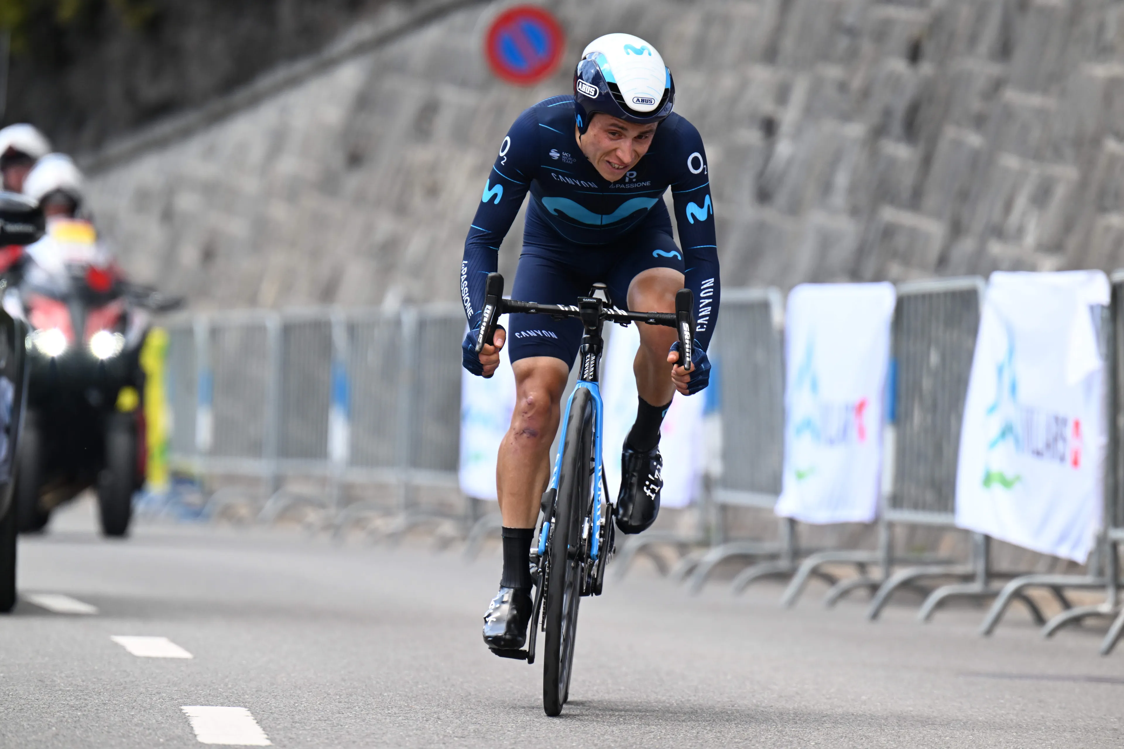 Einer Rubio se hunde en la general del Giro tras la crono: ¿Movistar Team debe mandarlo a por etapas?