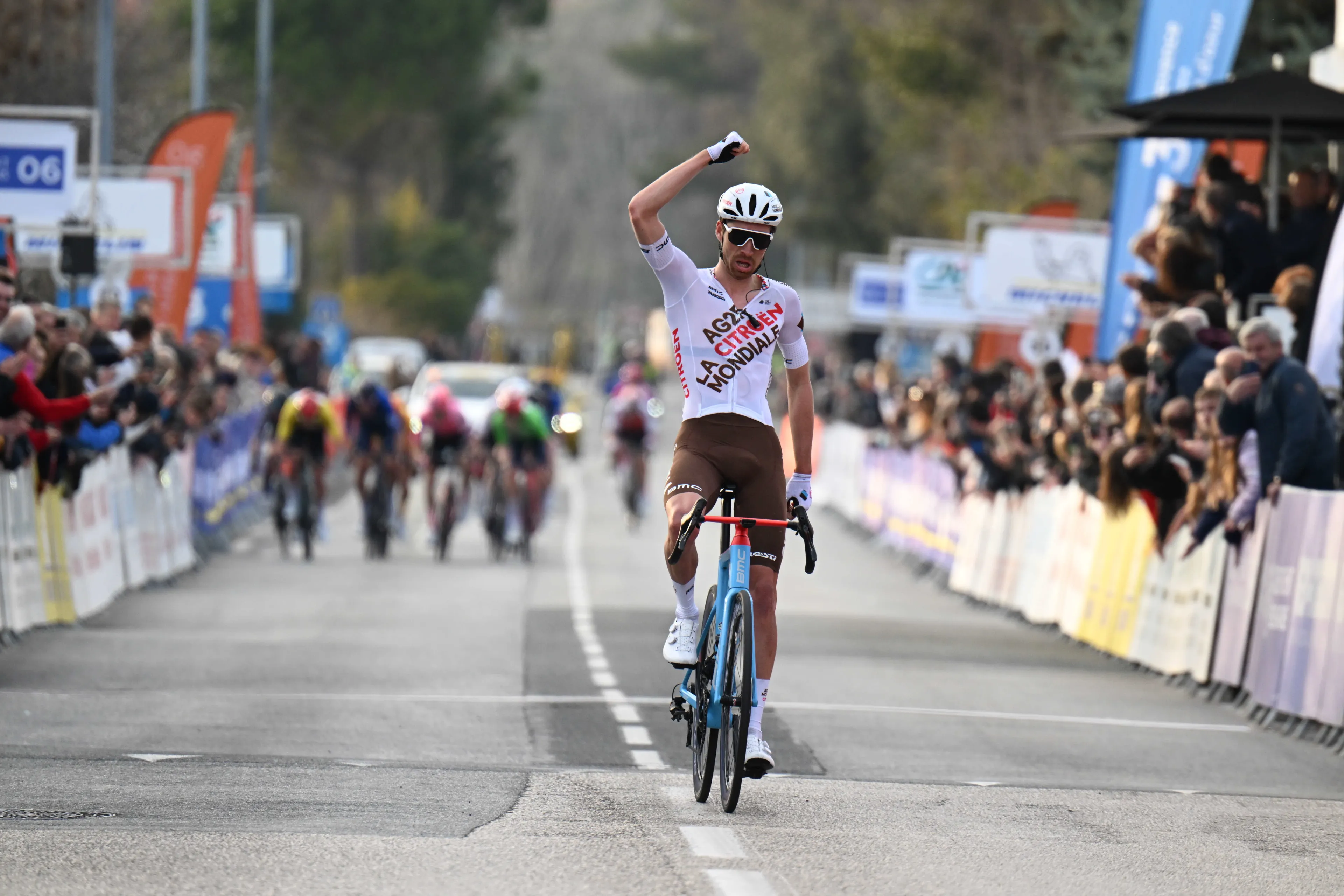 Paret Peintre gana la cuarta etapa del Giro y Leknessund es la nueva maglia rosa