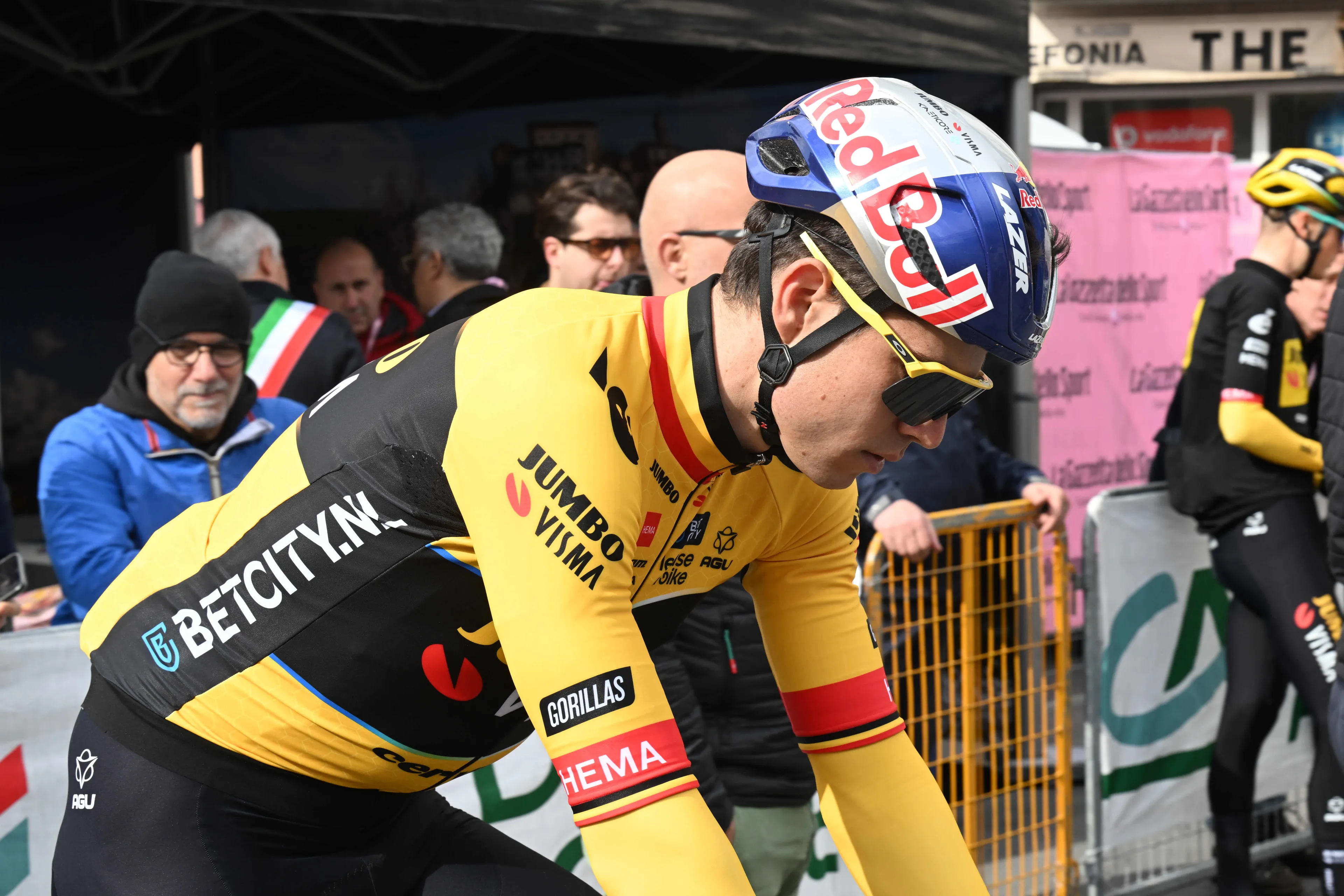 Wout van Aert afirma que se centrará más en las etapas que en la general en su debut en el Giro de Italia: "Espero impresionar con un estilo atractivo"