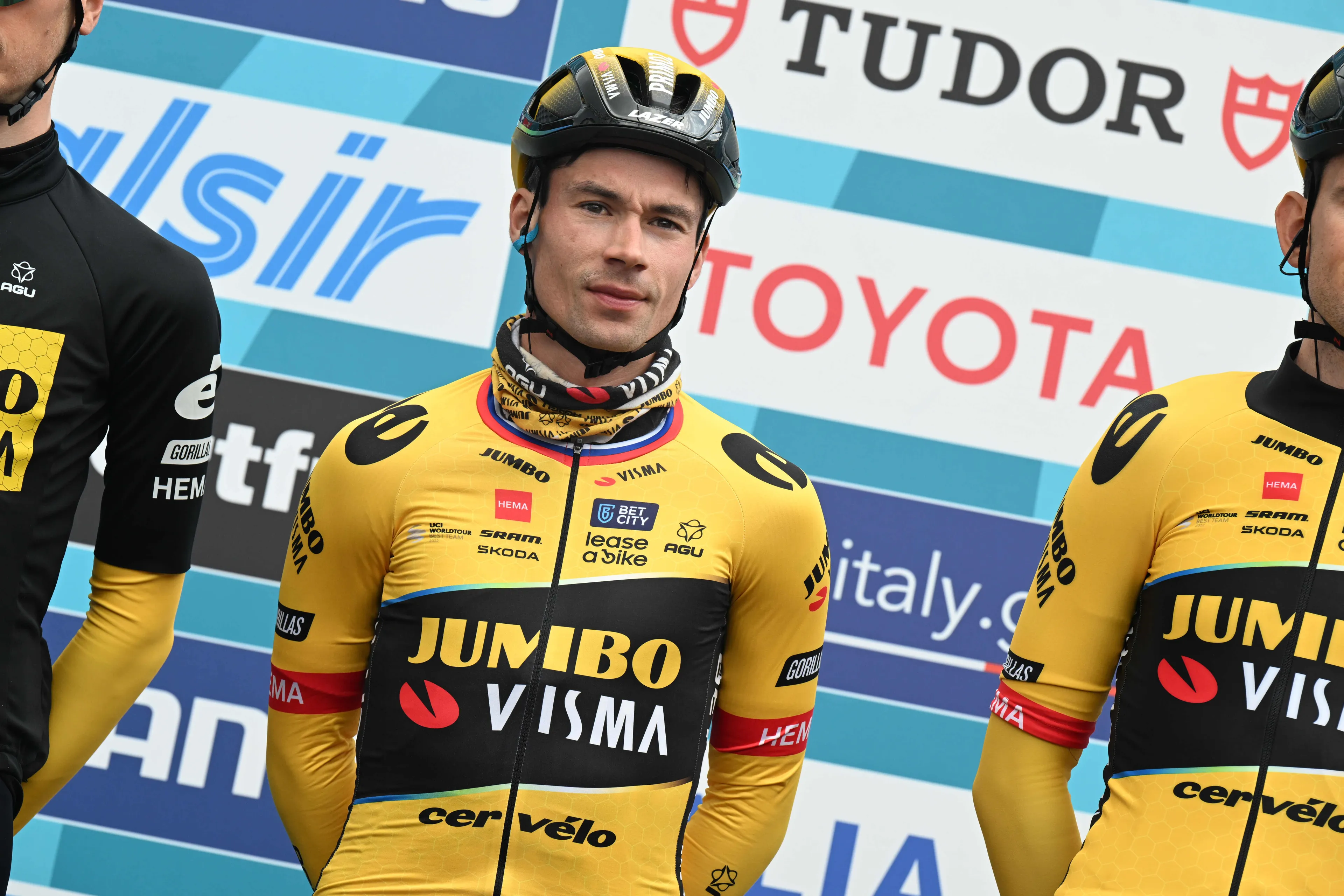 Primoz Roglic recuerda su derrota en el Tour para no dar por ganada la Tirreno Adriatico: "Sabemos por experiencia que nada está acabado hasta que no llegamos al final"