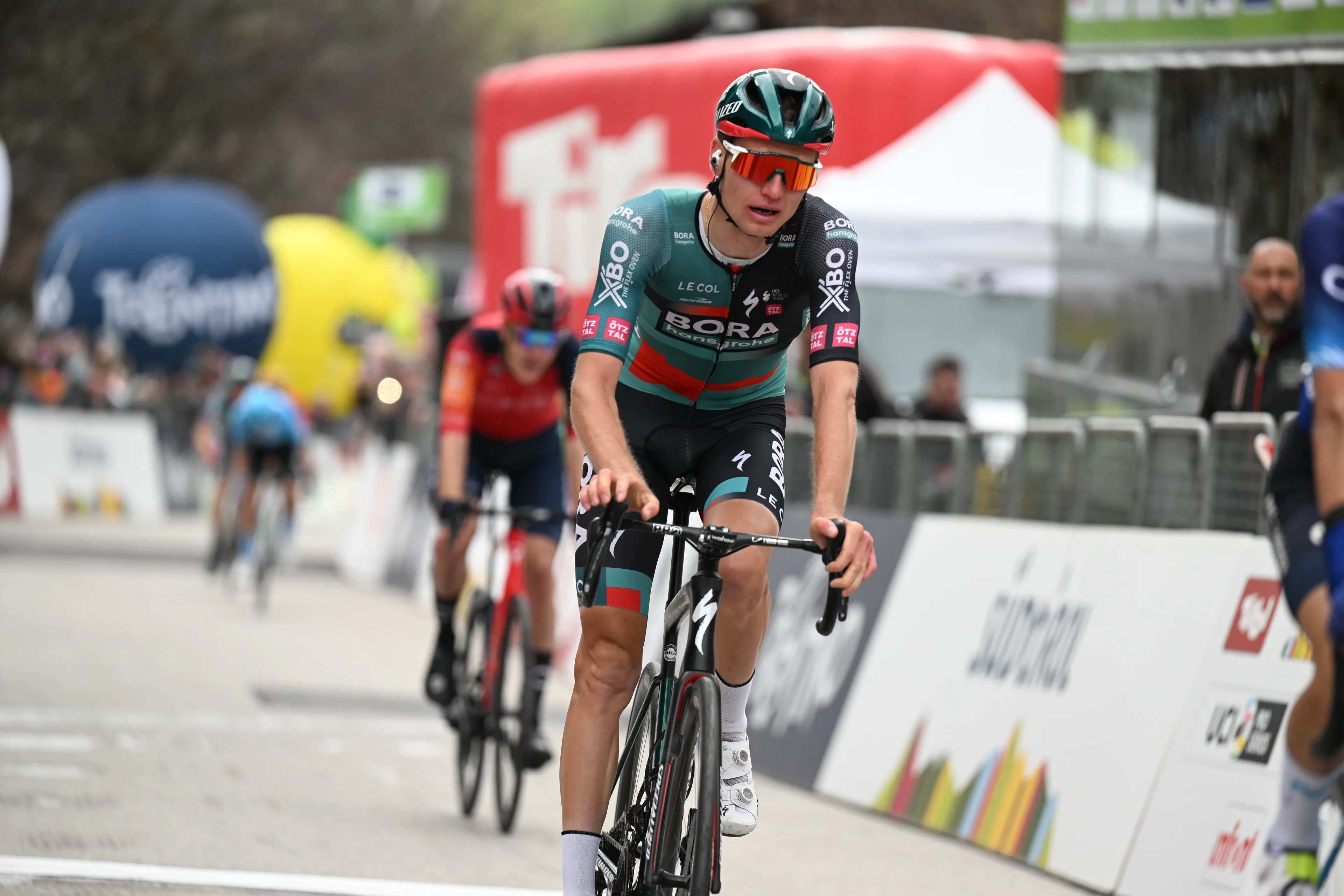 Aleksandr Vlasov, satisfecho con el inicio del Giro de Italia: "He hecho un tiempo similar al de los demás corredores de la general, salvo Evenepoel"