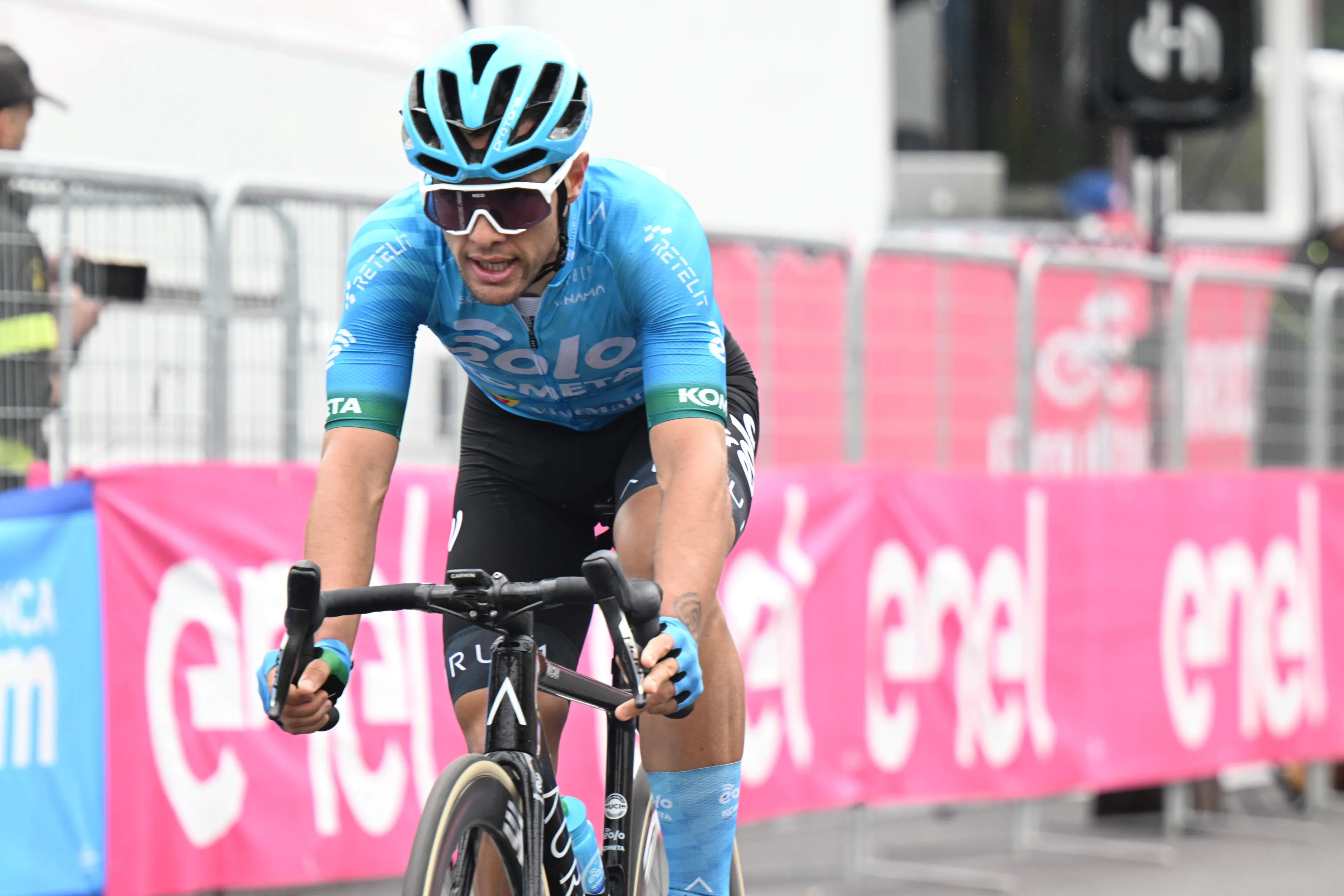 Vincenzo Albanese llama la atención del EF Education-EasyPost