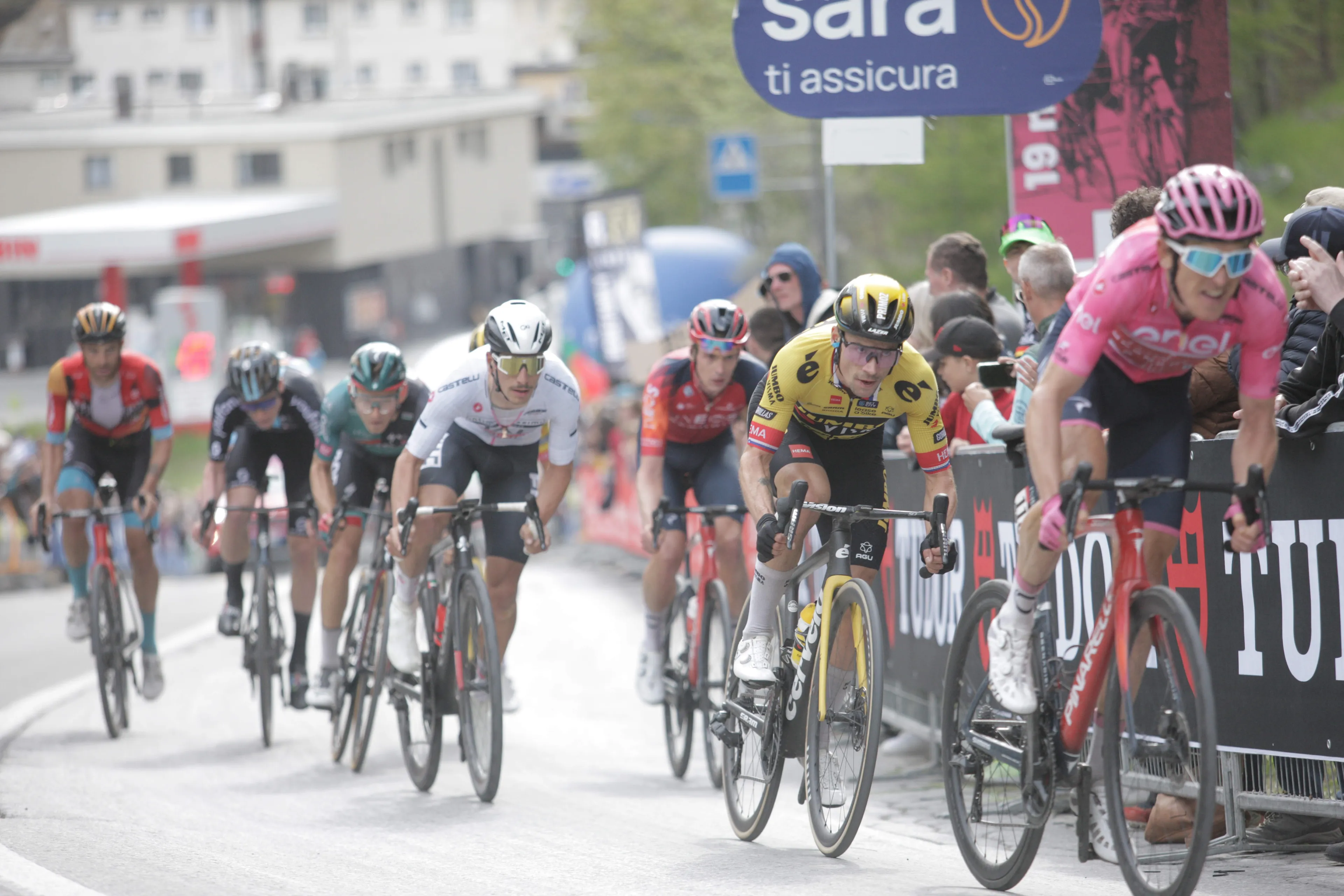 La desgarradora crítica del exselecconador italiano de ciclismo sobre lo sucedido en la etapa 13 del Giro de Italia: "A este ritmo cada vez habrá menos aficionados"