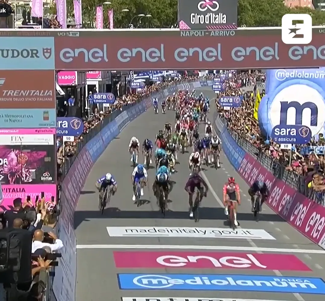 VÍDEO: El descomunal ataque de Fernando Gaviria que acabó con la escapada y le hizo rozar el triunfo en la 6ª etapa del Giro de Italia