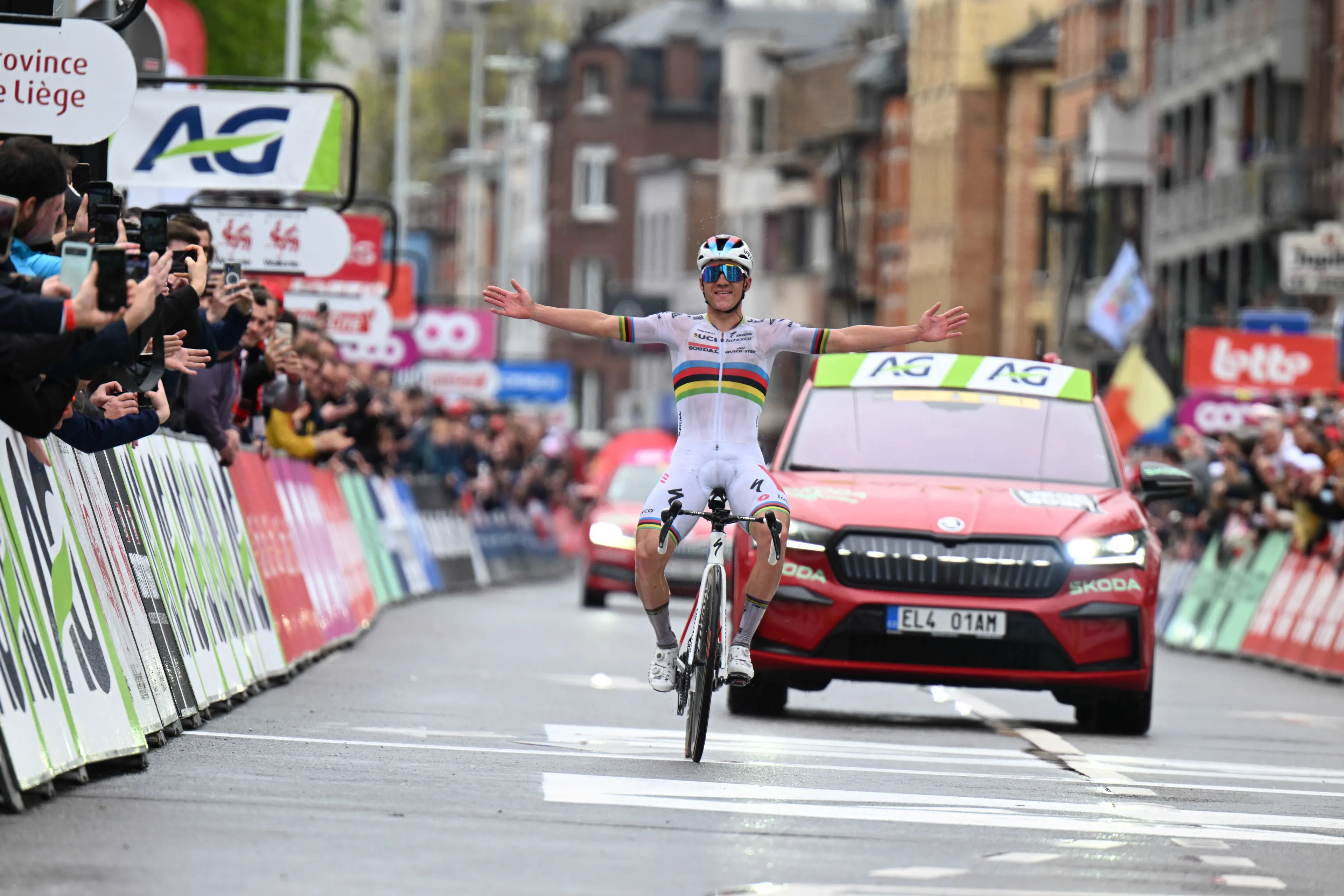 Remco Evenepoel vuelve a lo más alto al ganar un agresivo campeonato nacional belga