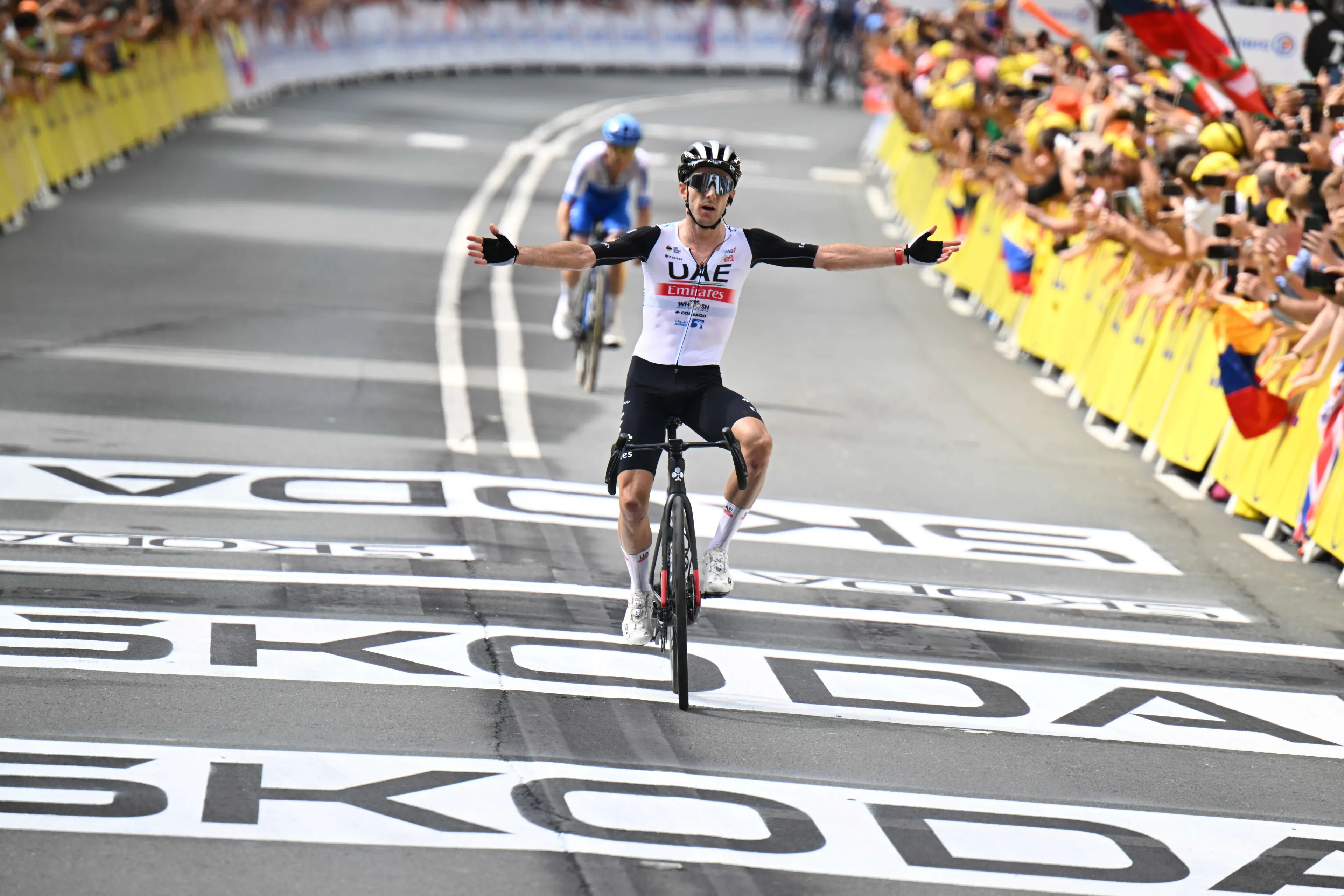 La madre de Adam y Simon Yates: "No me importaba quién ganara, sólo quería que ganara uno de ellos"