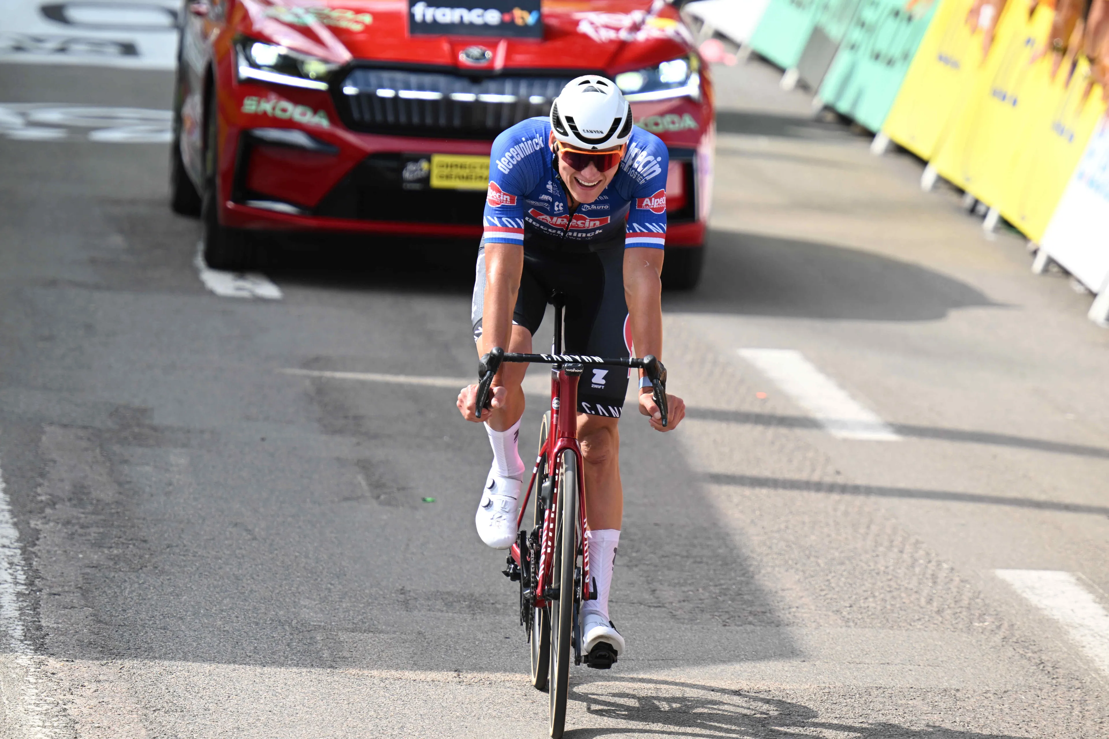 "No tengo miedo. Si hay un monumento que puedes ganar sin ritmo de carrera es la Milán-San Remo": Mathieu van der Poel, antes de la brutal batalla con Tadej Pogacar