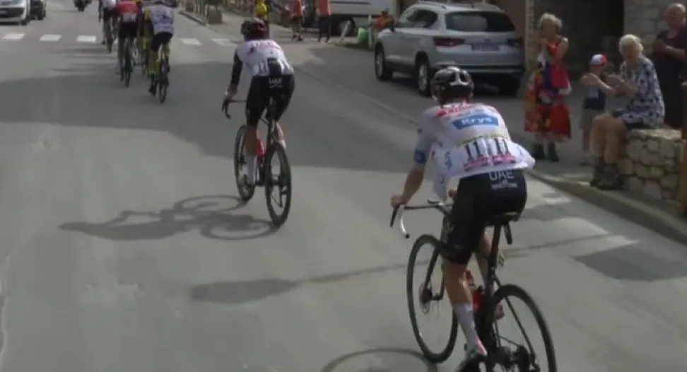 VÍDEO: ¡Crisis de Tadej Pogacar en el Col de la Loze!