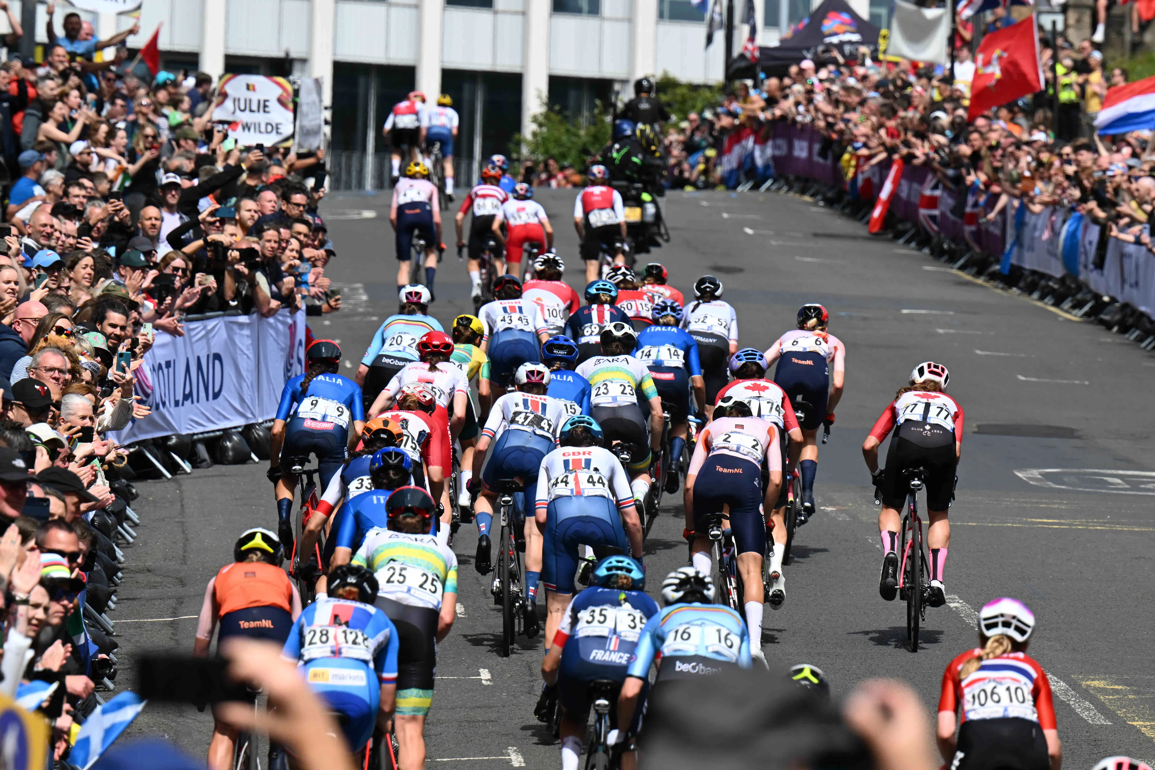 Christine Majerus se cabrea tras la negativa del servicio neutral a atenderla en el Mundial: "No compréis Shimano"