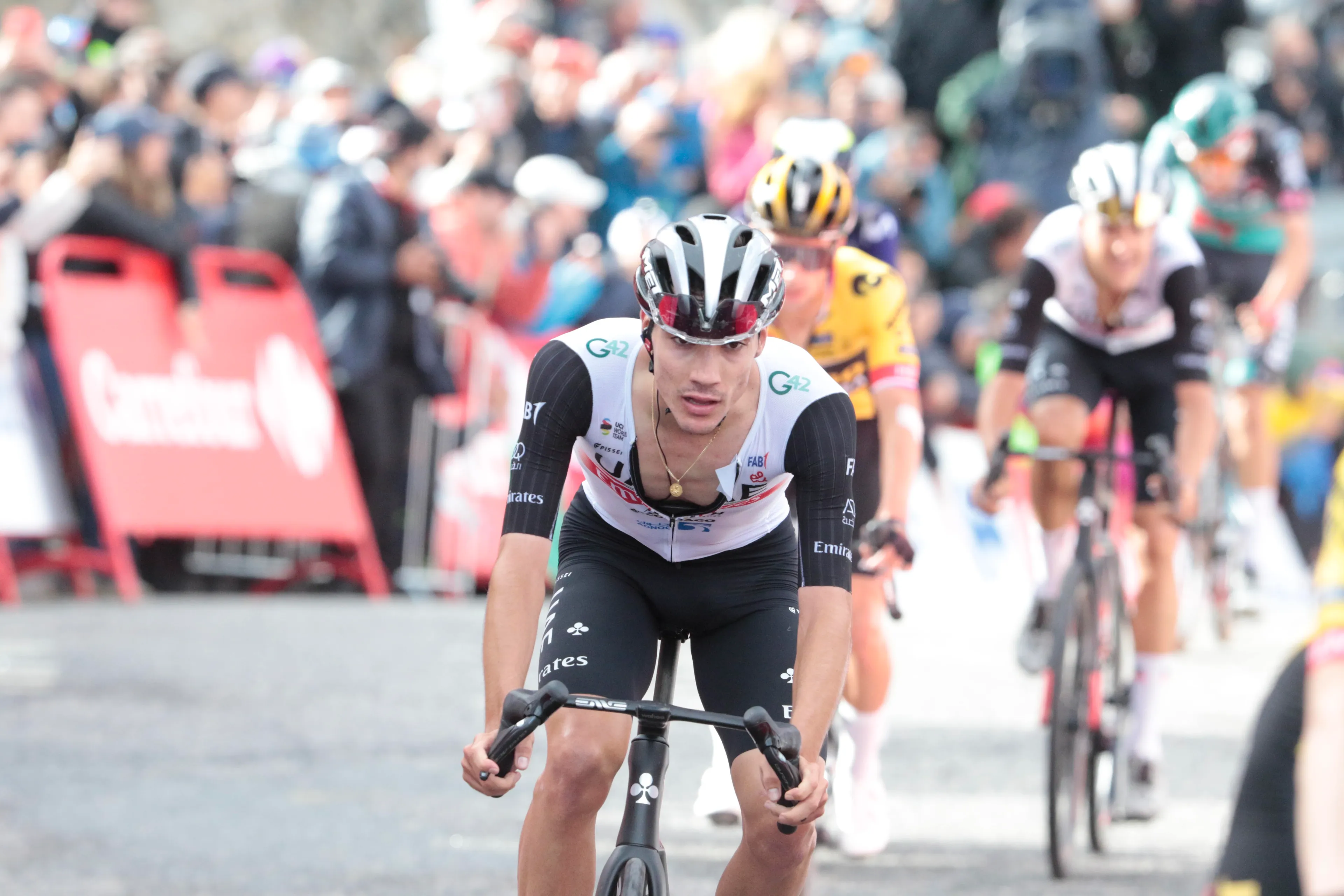 Sigue en directo la Amstel Gold Race 2024: La fuga toma forma con cuatro corredores tras los primeros 50 km de carrera