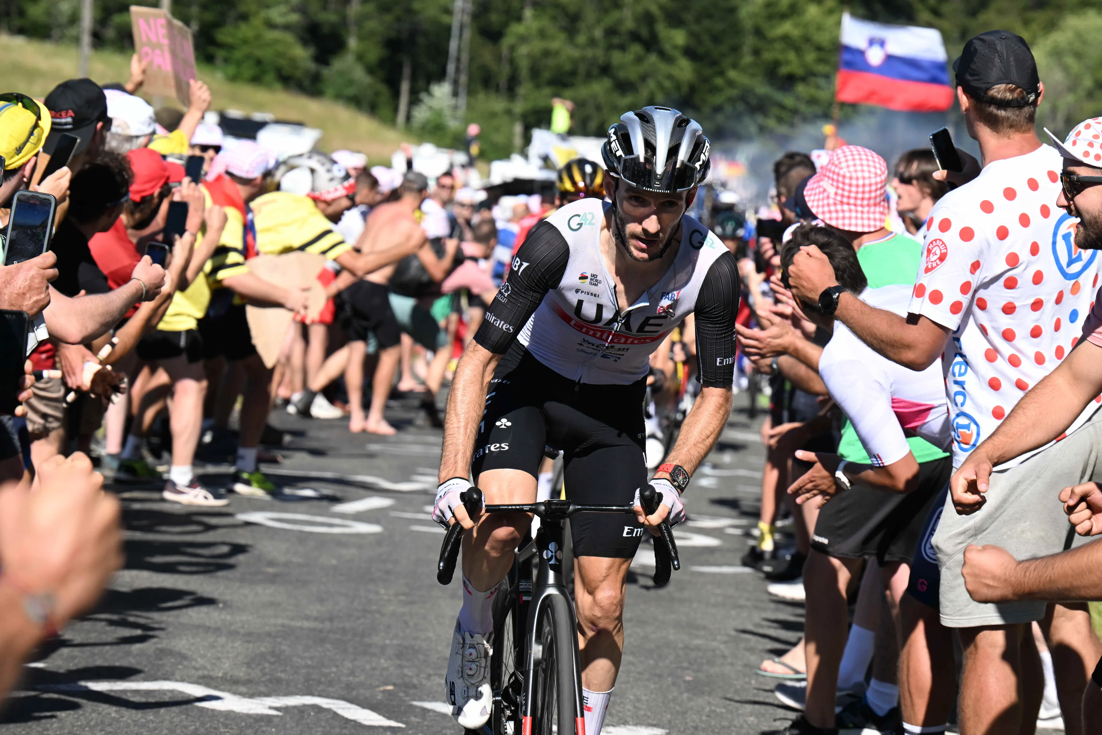 Lista de participantes final del GP de Québec con Daniel Martínez, Pello Bilbao, Alaphilippe, De Lie, Girmay, Adam y Simon Yates
