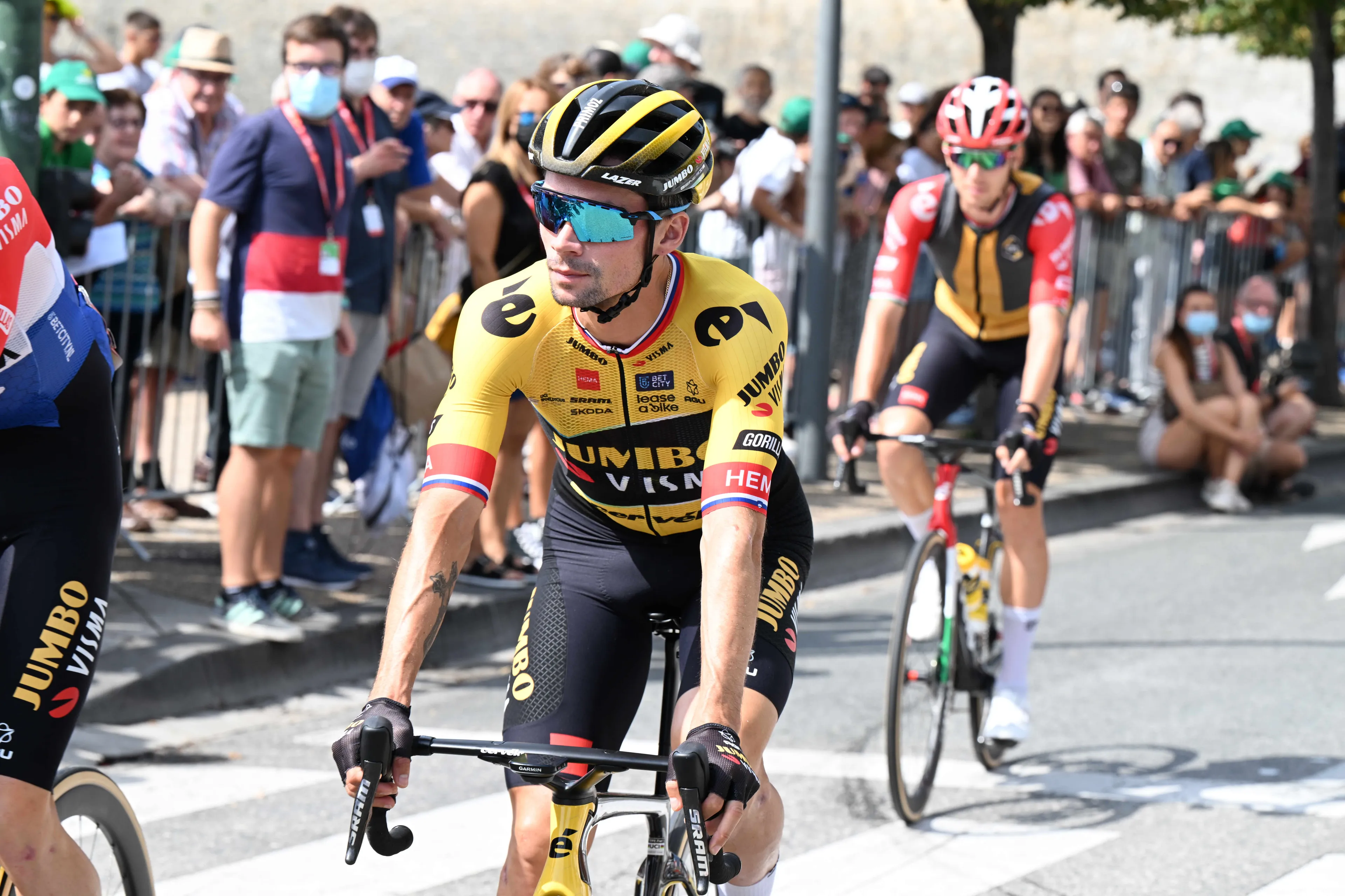 Jumbo responde a Pineau por las acusaciones de doping mecánico: "¿Tiene derecho a hablar de los demás?"