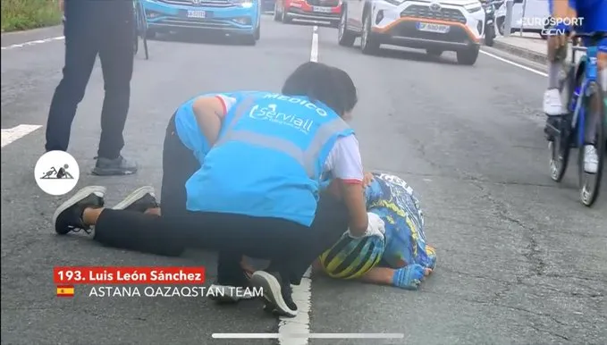 VÍDEO: Durísima caída de Luis León Sánchez que casi le obliga a abandonar la Vuelta ¡1 día después de anunciar su retirada!