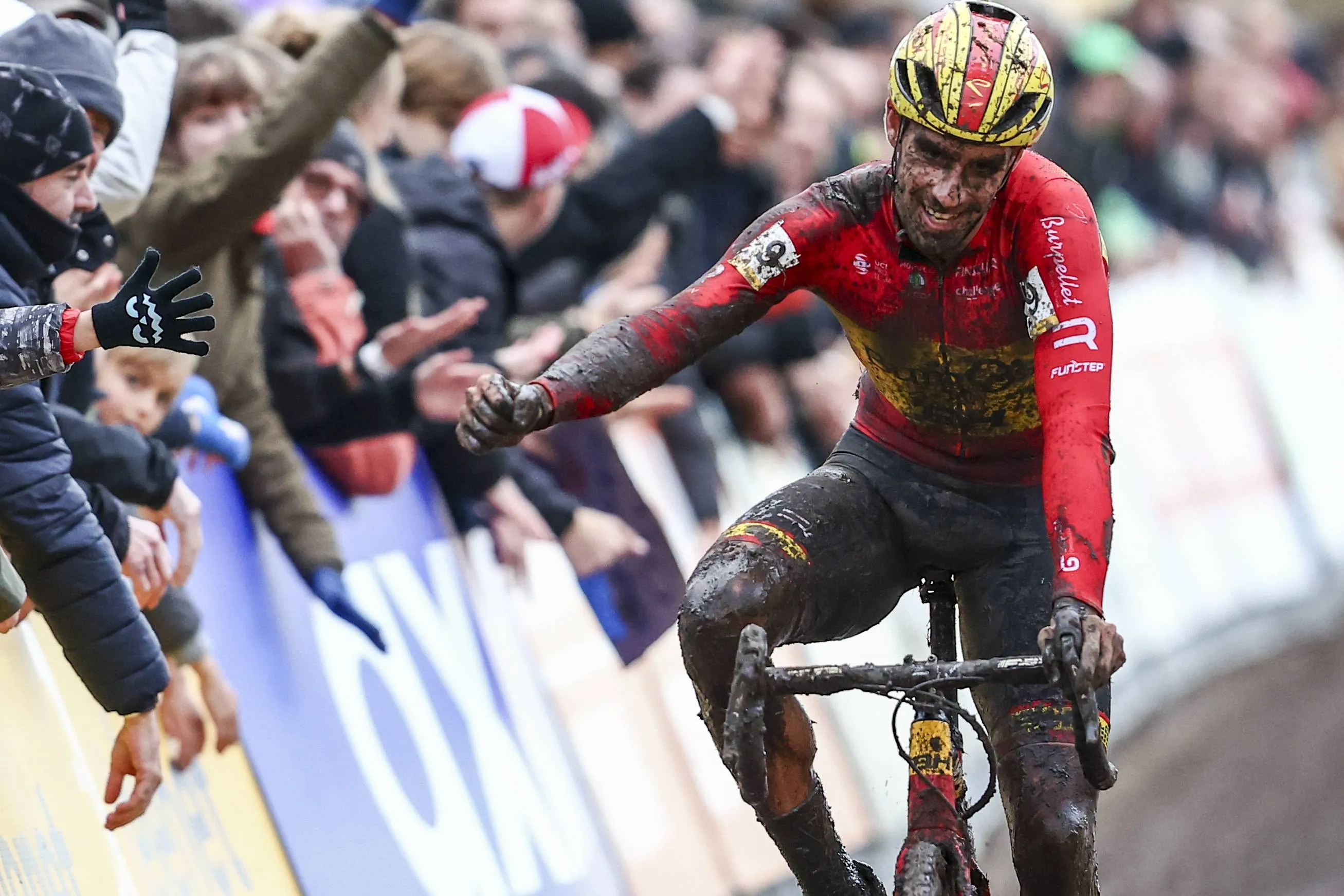 El emotivo último día de Felipe Orts con el Burgos BH en ciclocross antes de unirse a su propio equipo en 2024