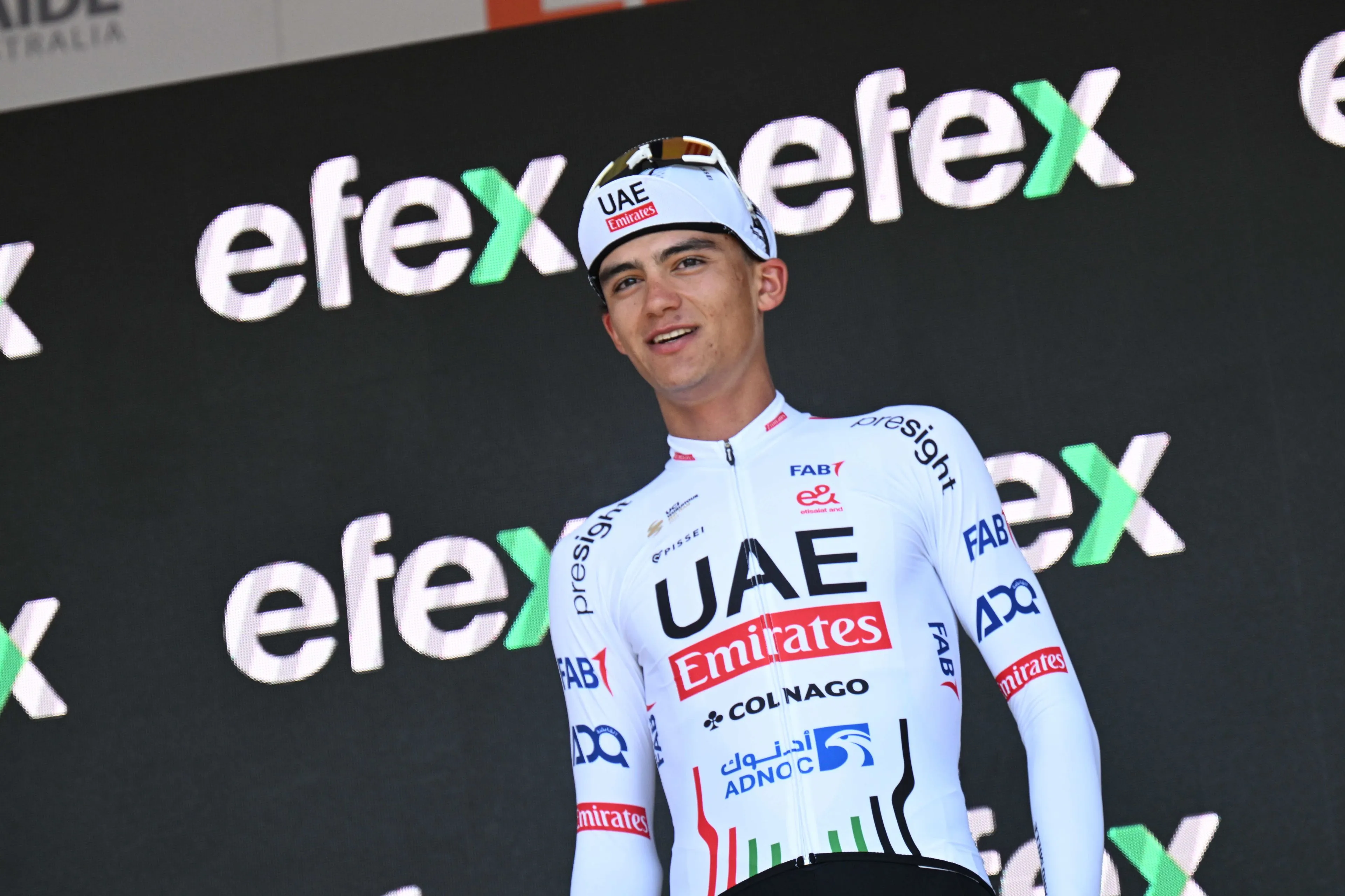 Isaac Del Toro, "muy satisfecho" pese a su abandono en la Volta ao Algarve por superar en la crono a especialistas como Van Aert y Ganna