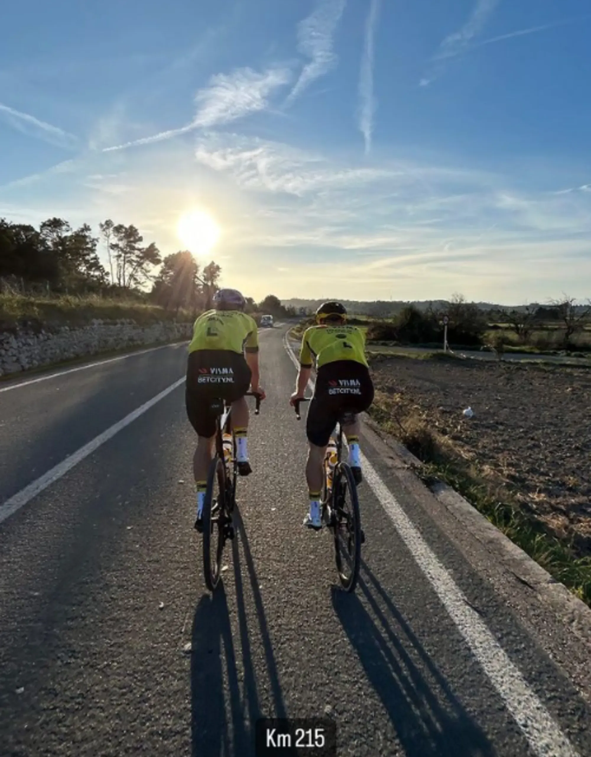 Wout van Aert prefiere el sol de Mallorca al barro de Tabor en el día del Mundial de ciclocross