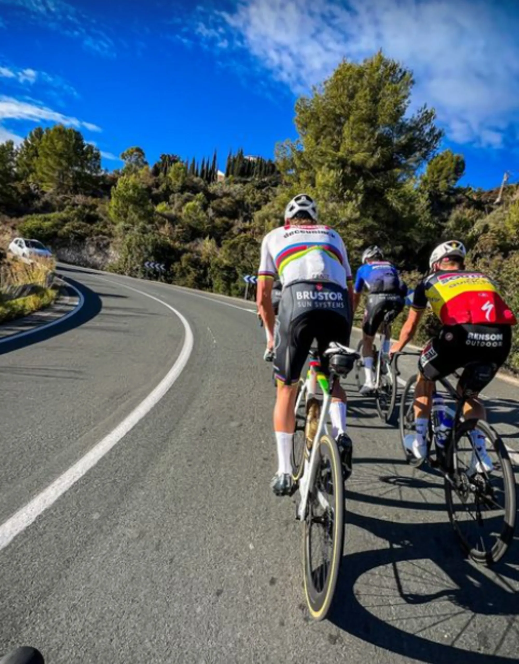 Remco Evenepoel y Mathieu van der Poel se meten entre pecho y espalda casi 100 km de entreno en la zona de Calpe