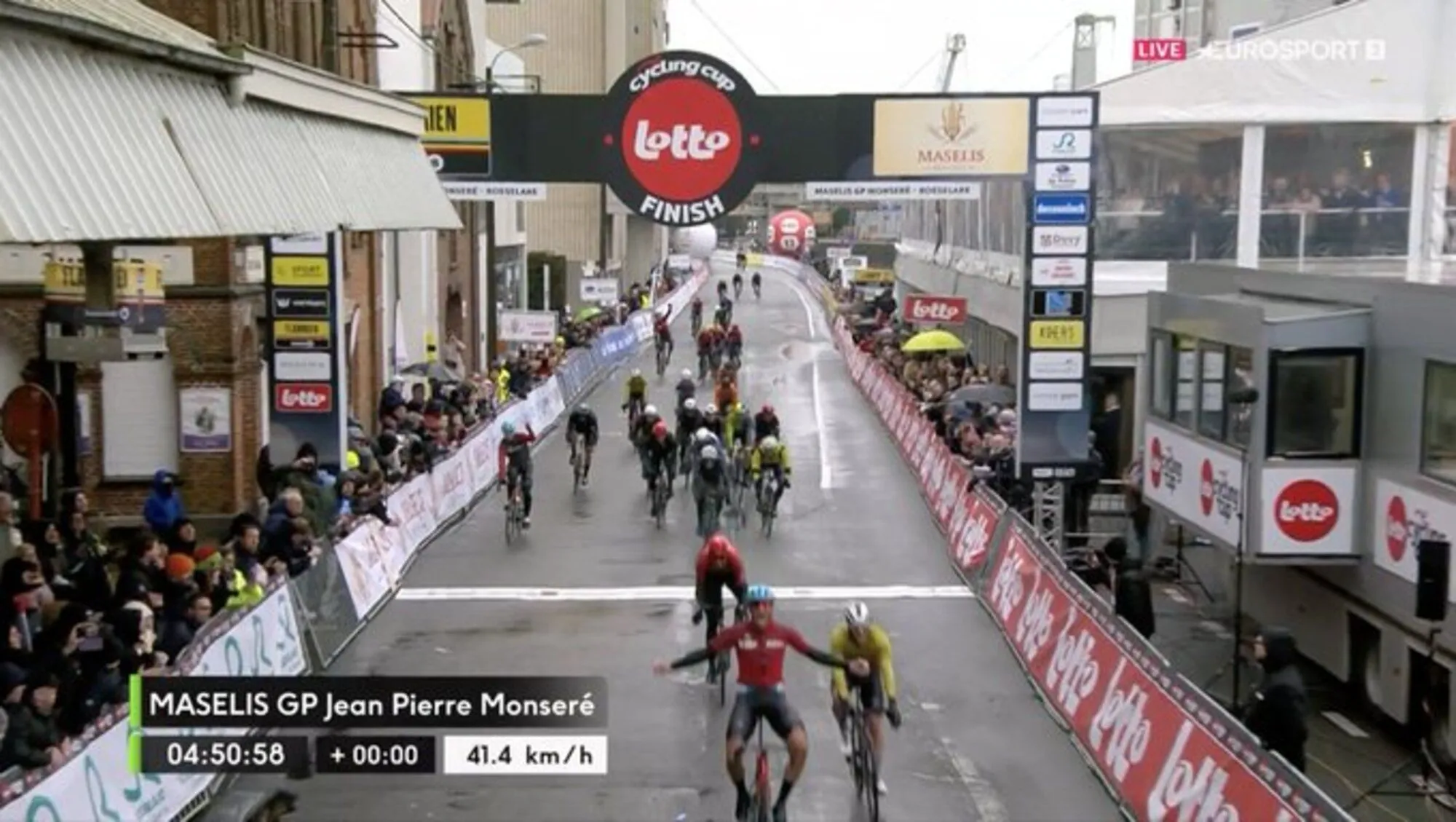 Jarne Van de Paar gana el GP Jean-Pierre Monseré 2024 tras un esprint final en una carrera aciaga