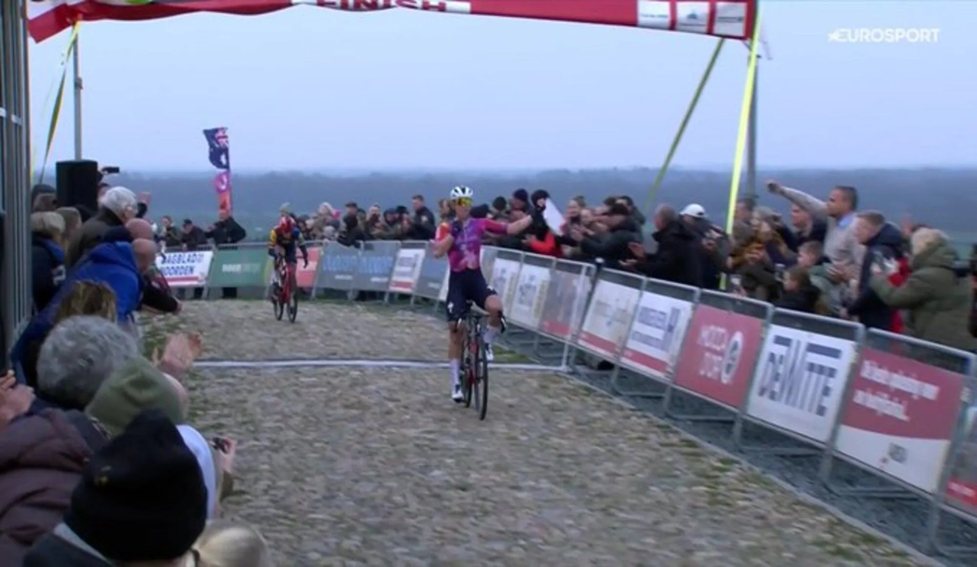 Lorena Wiebes suma su cuarta victoria consecutiva en la Ronde van Drenthe: "Dije de antemano que quería volver a ganar esta carrera"