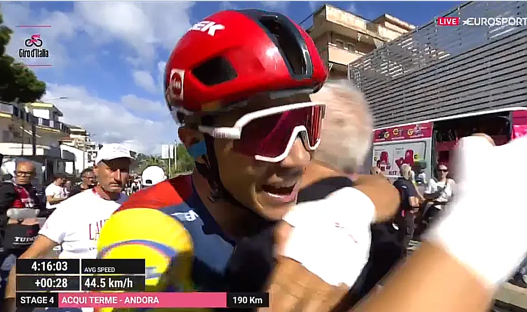 Así vivimos la etapa 4 del Giro de Italia 2024 en directo | Jonathan Milan venció al esprint pese al ataque de Filippo Ganna
