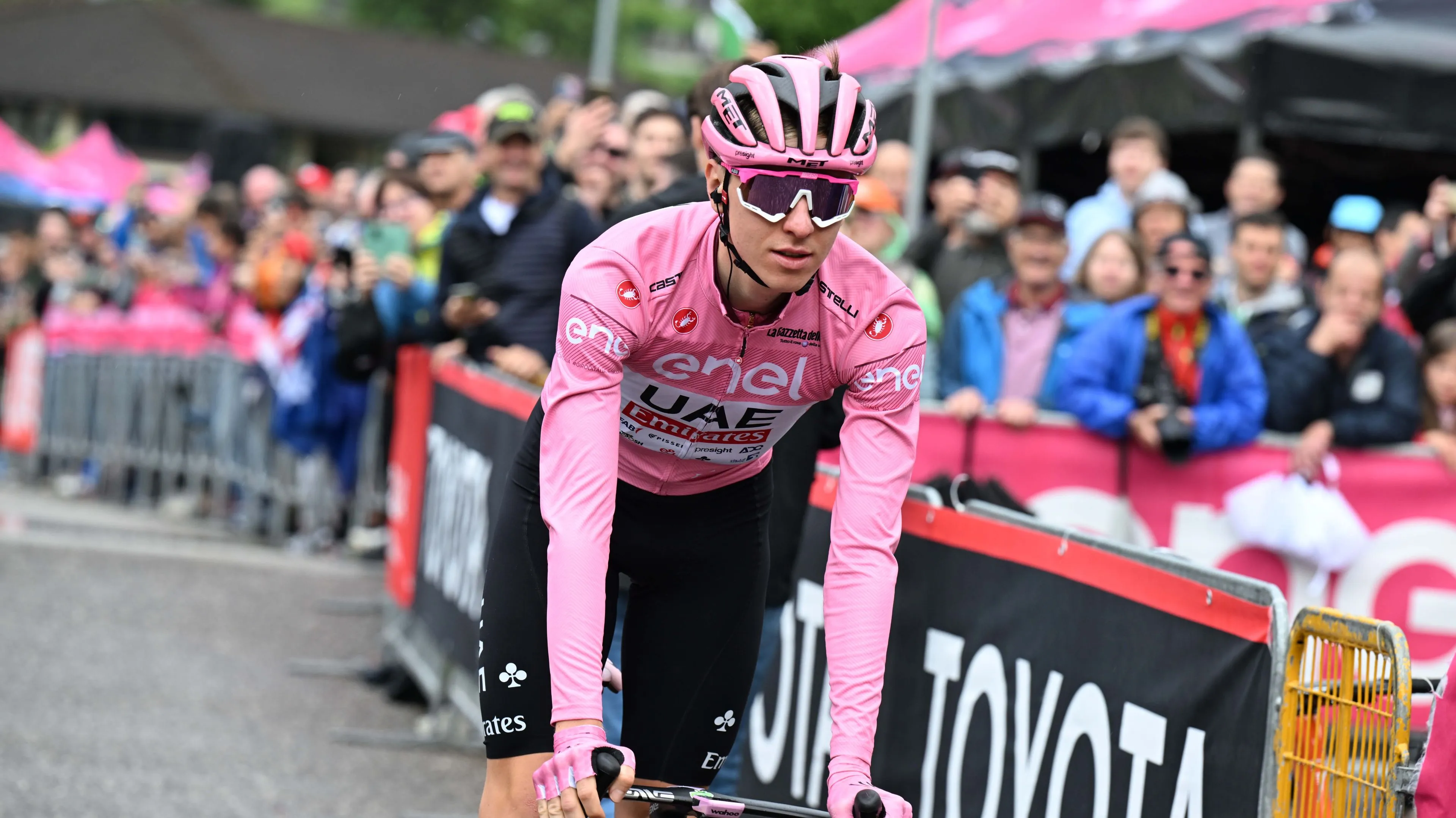 Así queda la general del Giro de Italia a falta de la última etapa: Pogacar roza los ¡10 minutos de ventaja! y Einer Rubio sube una plaza
