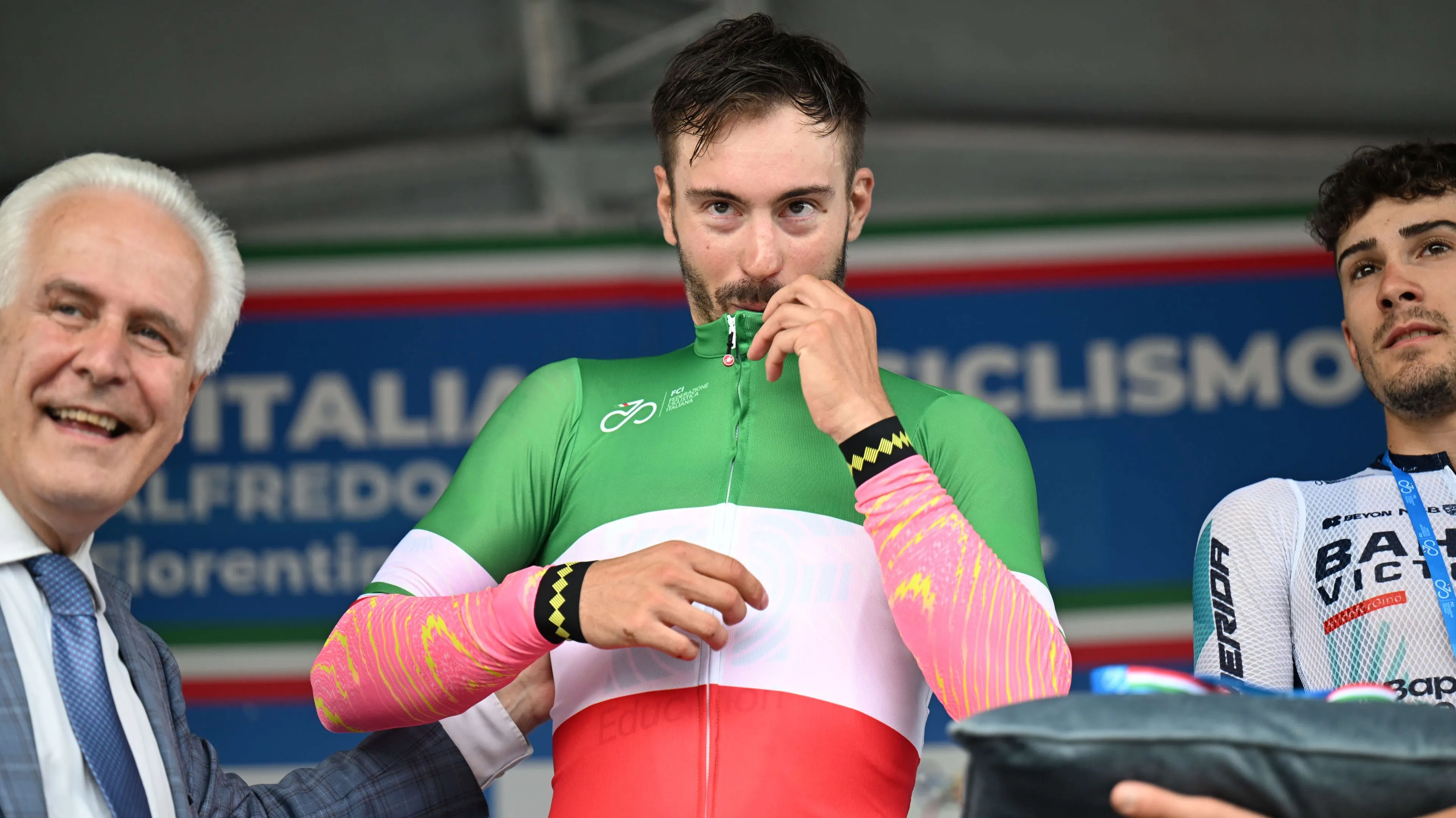 Los 16 campeones nacionales que correrán el Tour de Francia 2024 - Aranburu, De Lie, Carapaz, Rui Costa, Bettiol, ...
