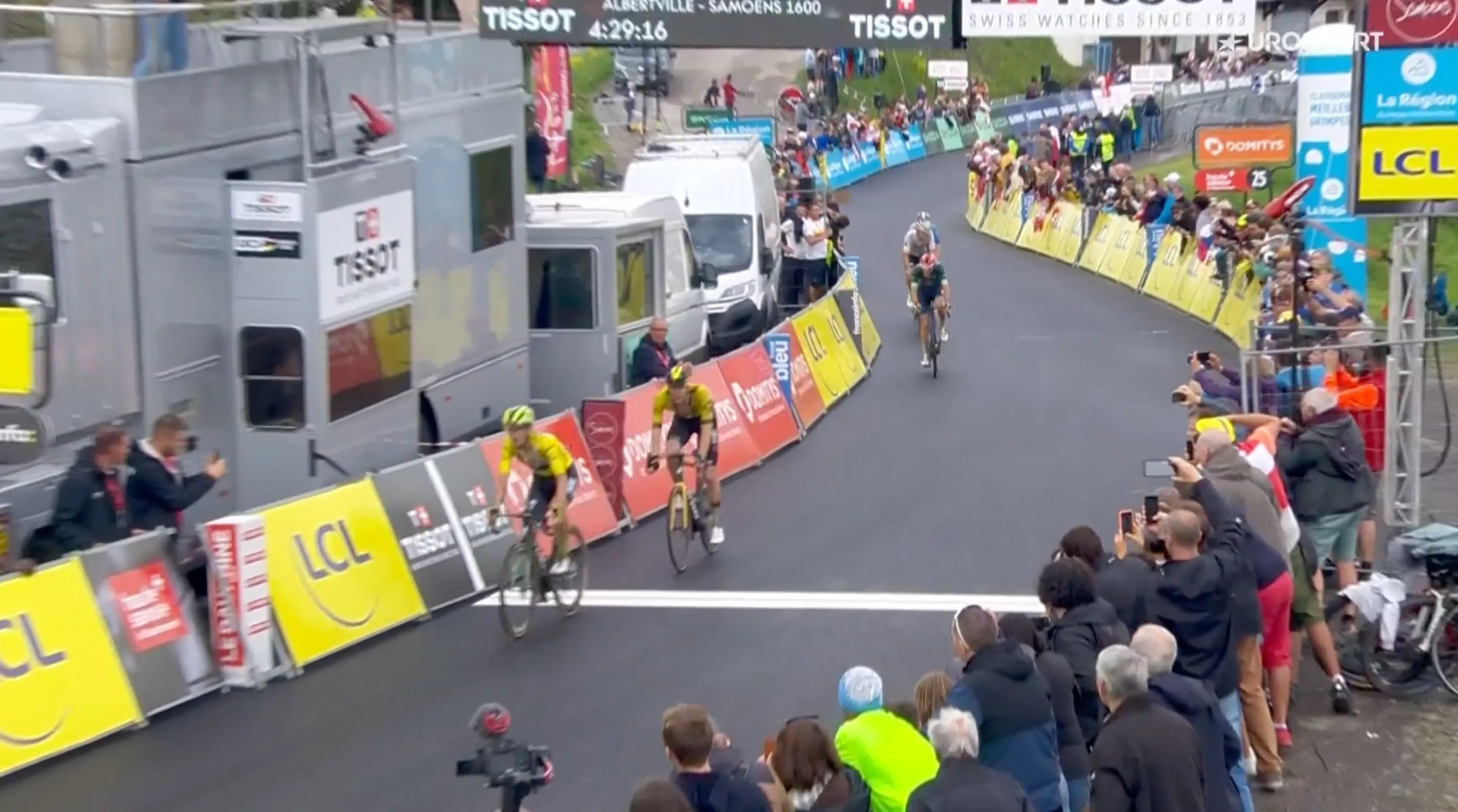 Así hemos vivido EN DIRECTO la Etapa 7 Criterium du Dauphiné 2024: ¡Triunfo para Primoz Roglic tras una larguísima escapada de Marc Soler!