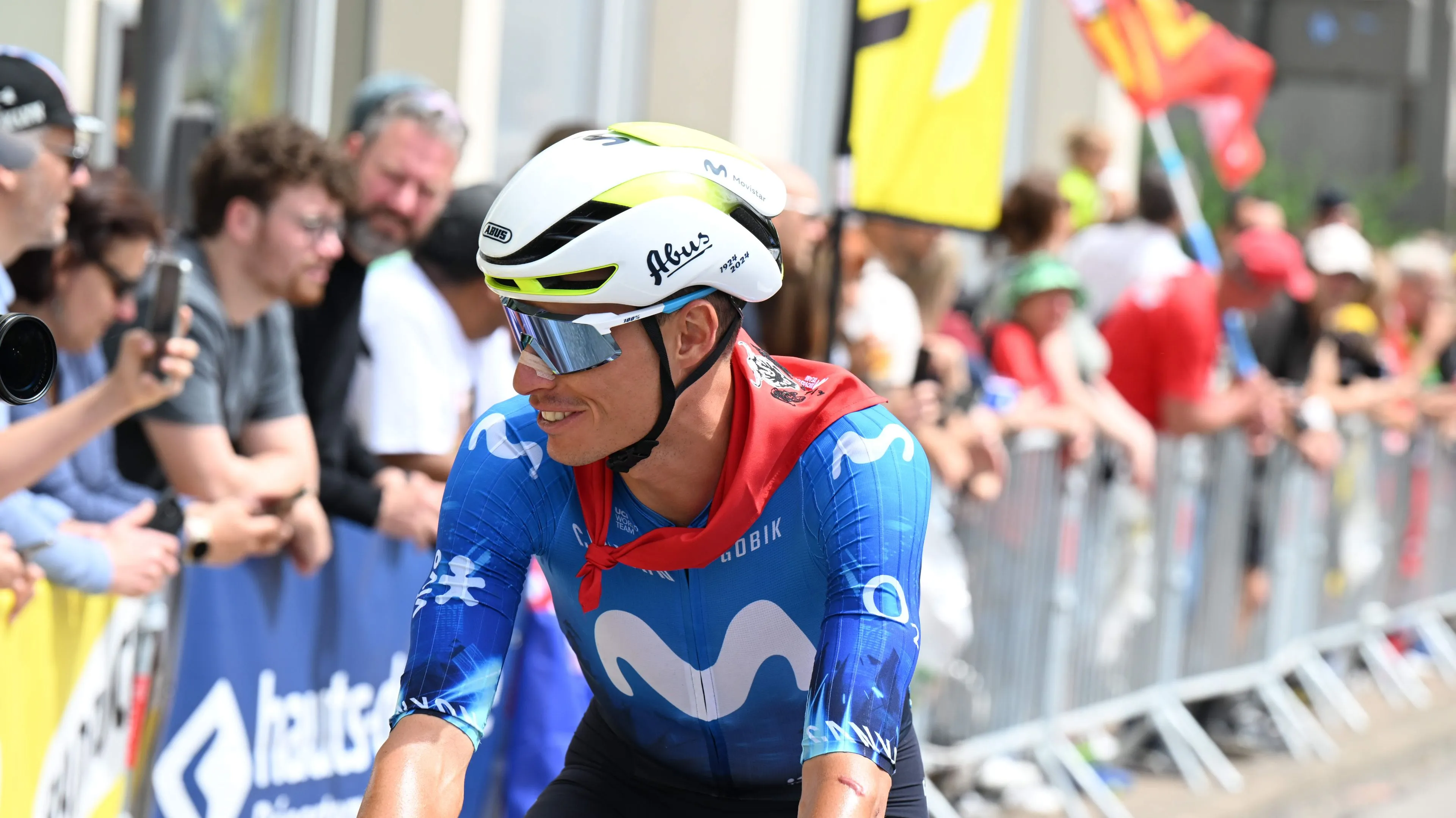 Alejandro Valverde se cansa de los constantes ataques a Enric Mas: "Es un bucle. No sé por qué le critican"