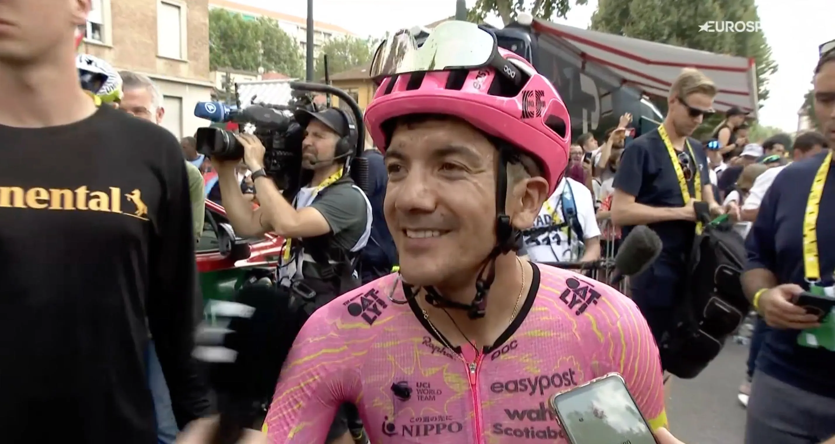 Richard Carapaz le arrebata el maillot amarillo a Tadej Pogacar: "Poder disfrutar de esto es muy grande"