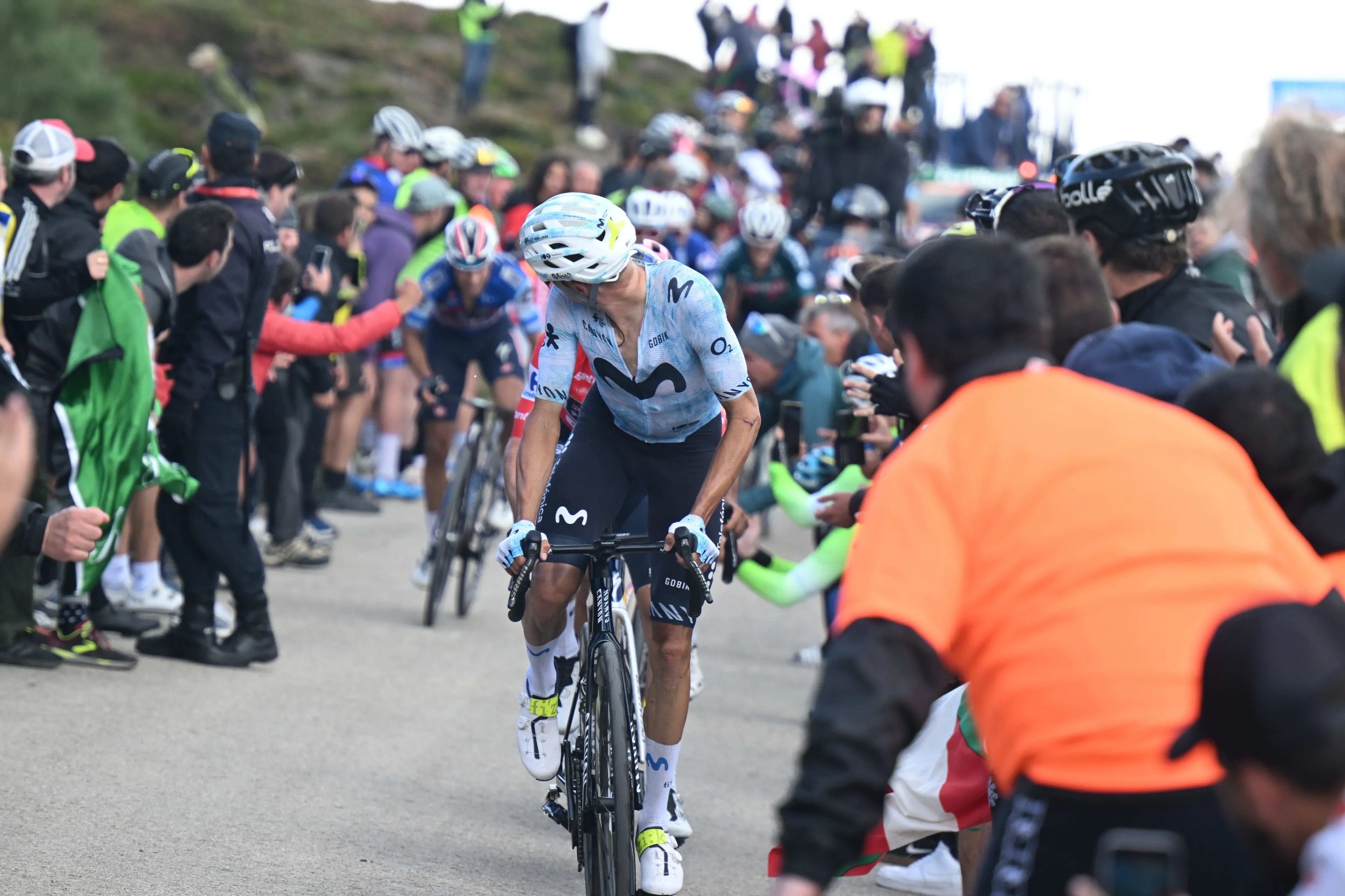 Los 5 máximos rivales que tendrá Enric Mas para ganar el Giro dell'Emilia 2024