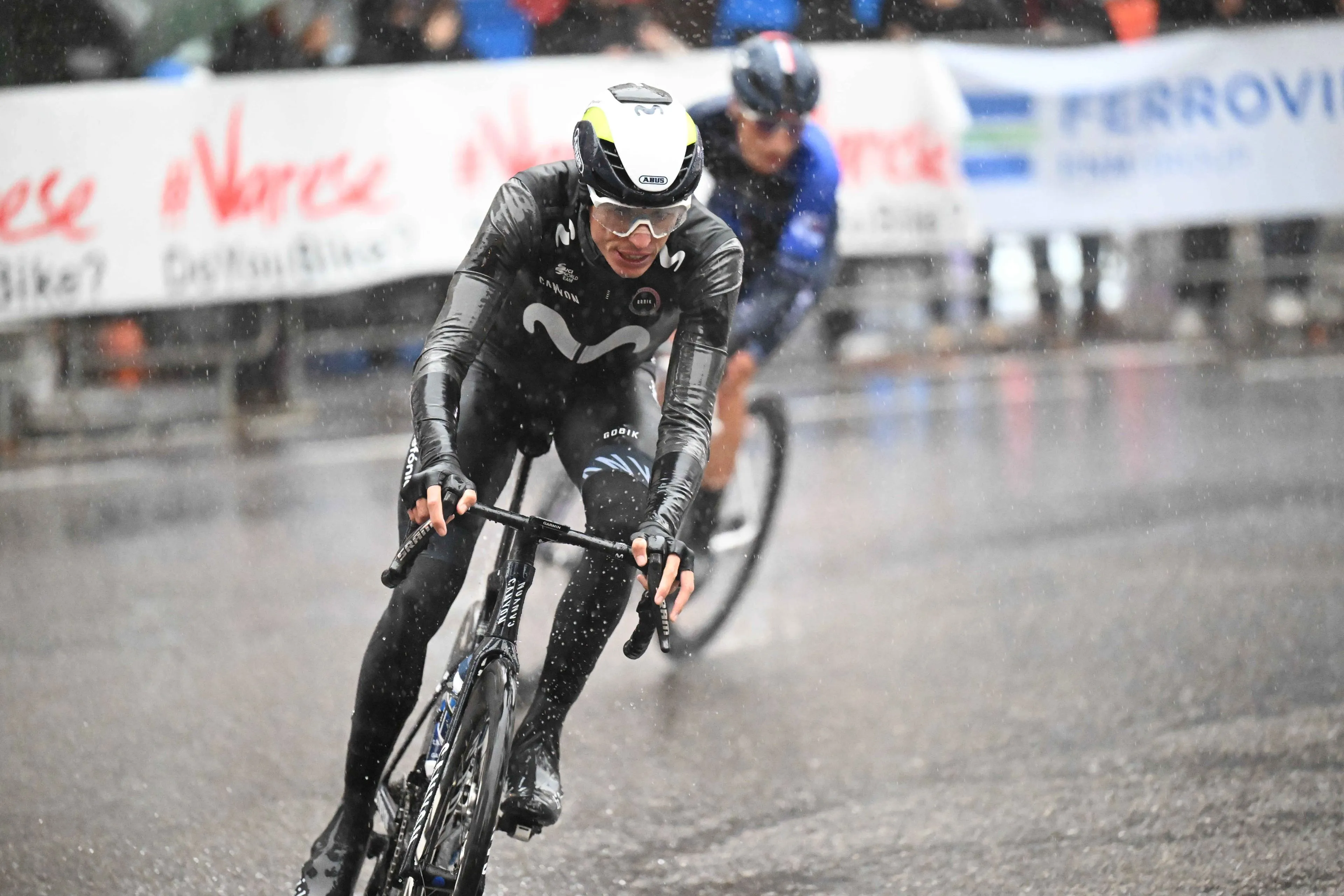 ¿Ha tocado su techo Enric Mas? La estrella de Movistar Team cierra el mejor año de su carrera, sin victorias