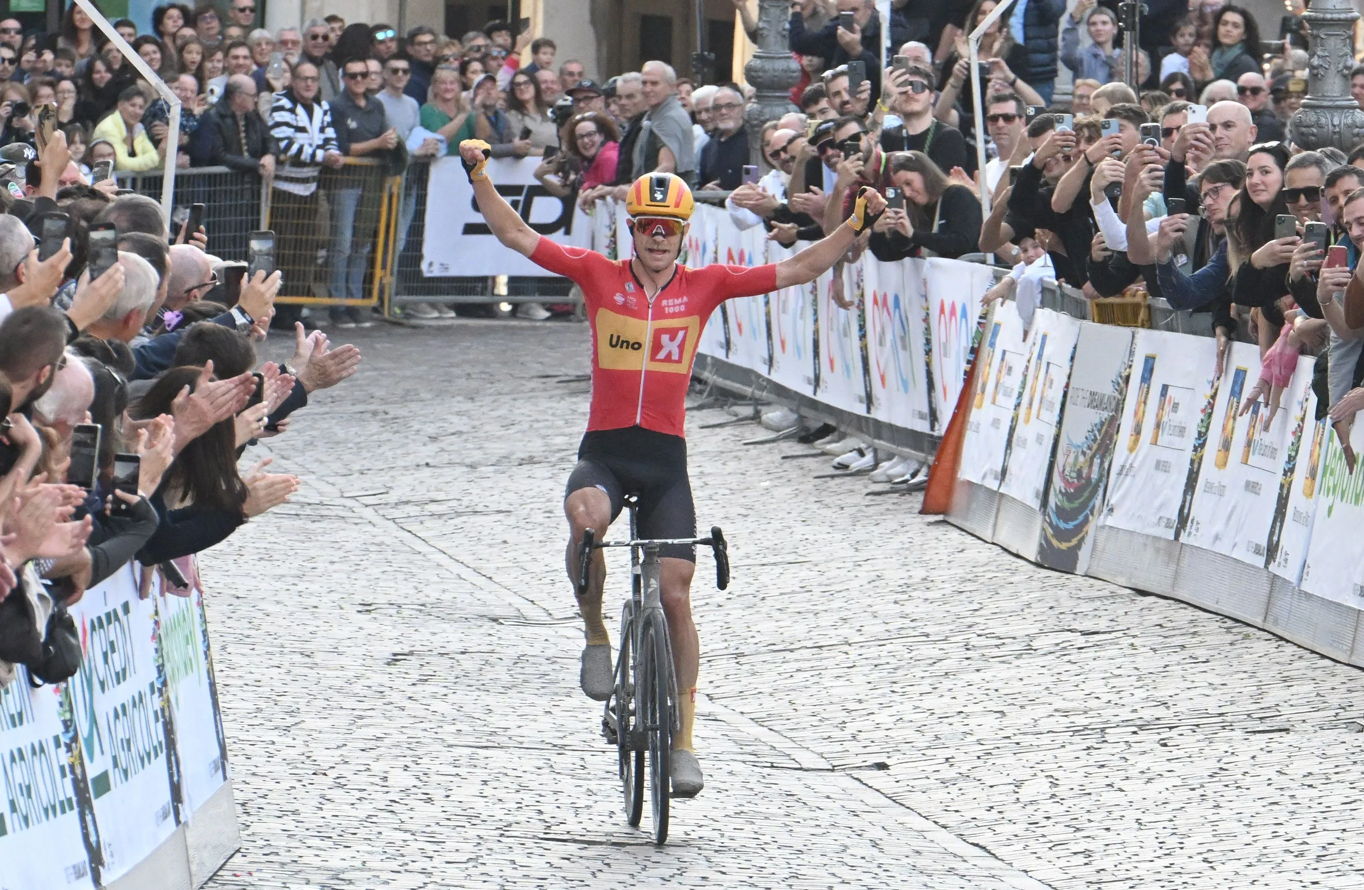 ¡Magnus Cort mantiene con victoria el trono de O Gran Camiño! Carlos Canal mete a Movistar Team en el Top 3