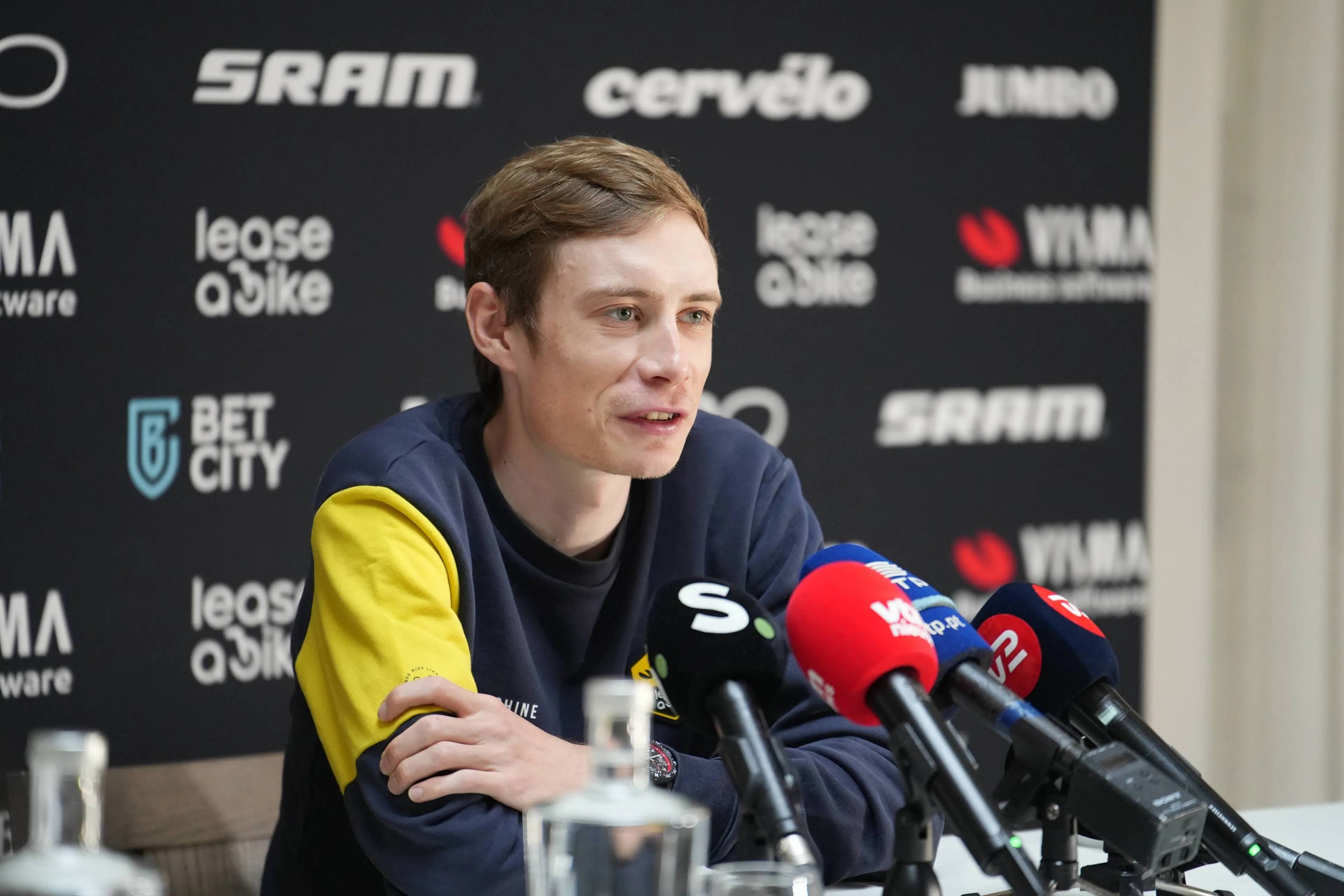 Johan Bruyneel, sobre por qué Jonas Vingegaard le ha copiado las bielas a Pogacar: "Permite ser más aerodinámico"