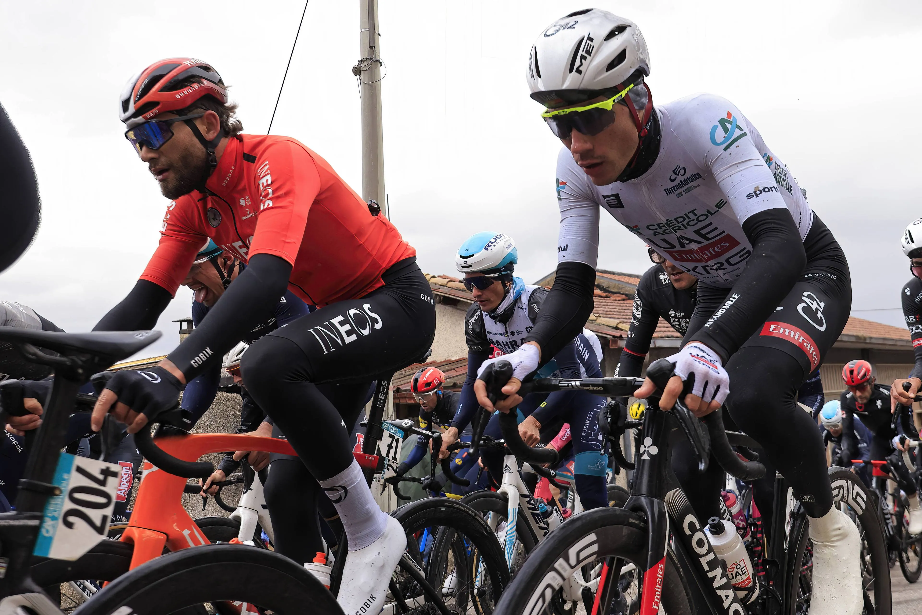 EN DIRECTO | Etapa 6 Tirreno Adriático 2025: ¡El momento de la verdad para Juan Ayuso y Filippo Ganna!