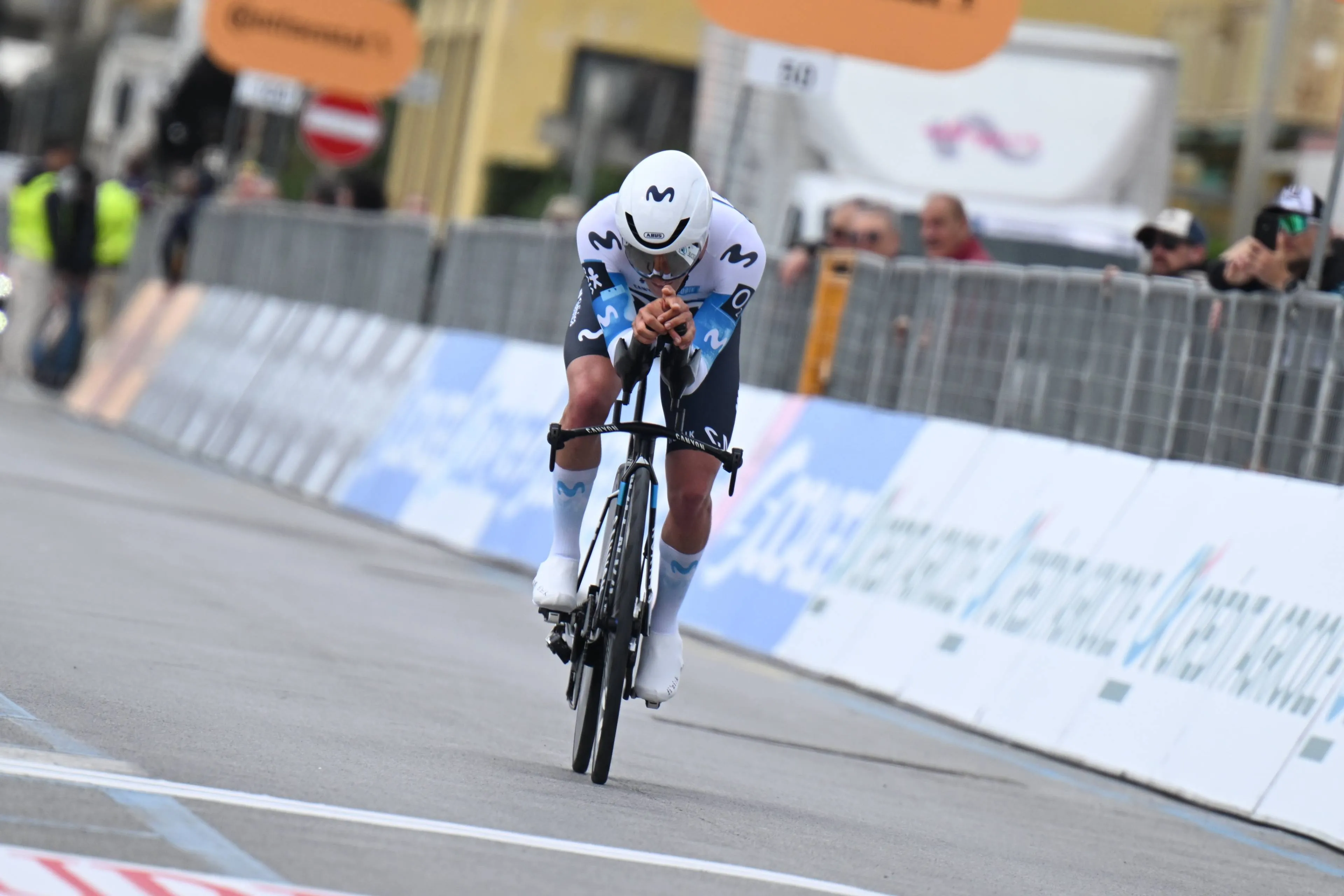El preocupante estado de forma de la estrella de Movistar Team para el Giro de Italia 2025