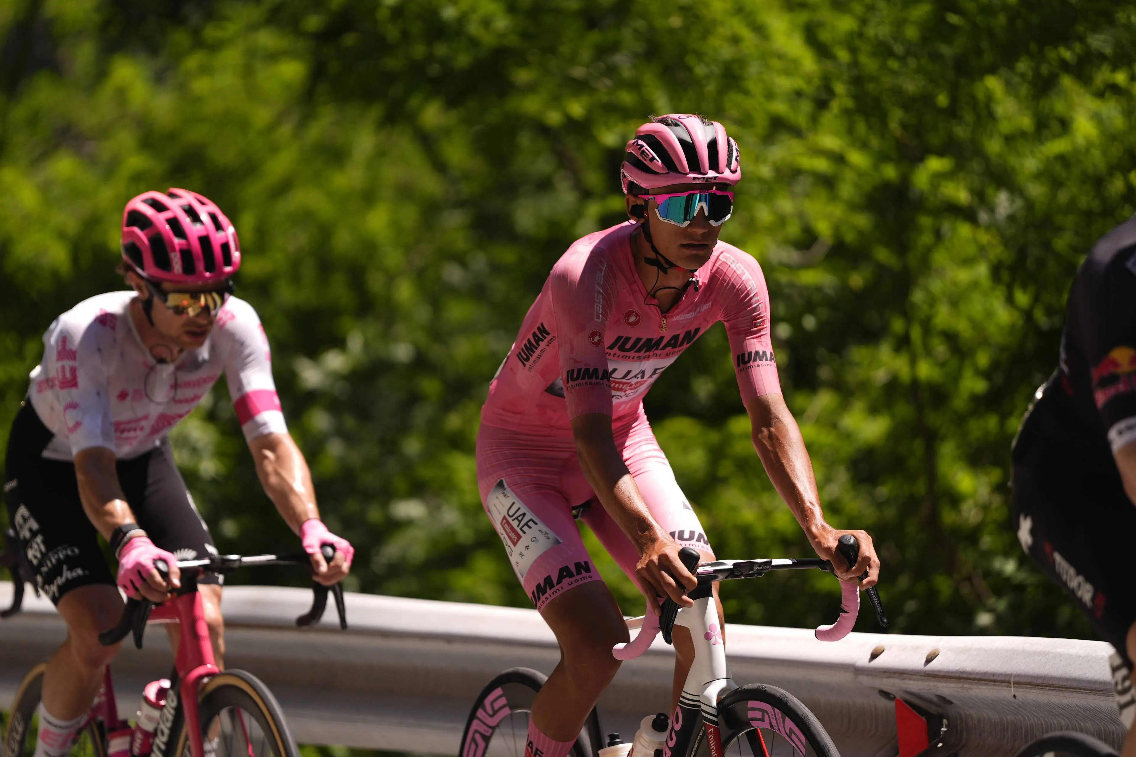 del toro carapaz giro